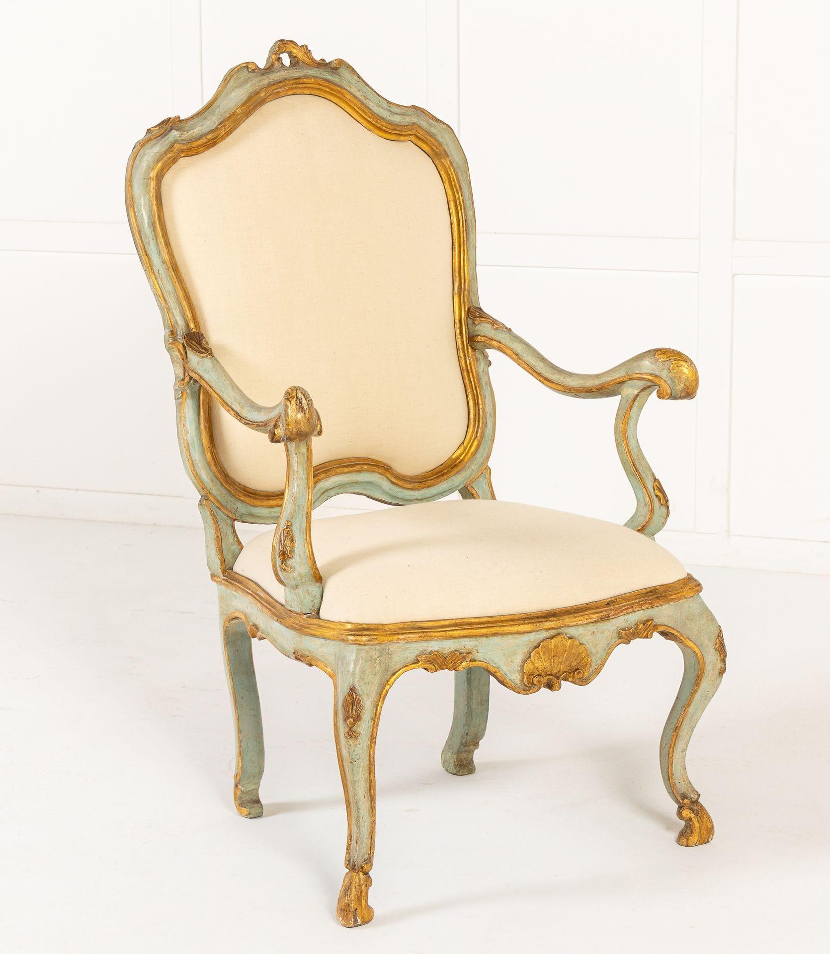Rococo Paire de chaises italiennes peintes du 18e siècle en vente
