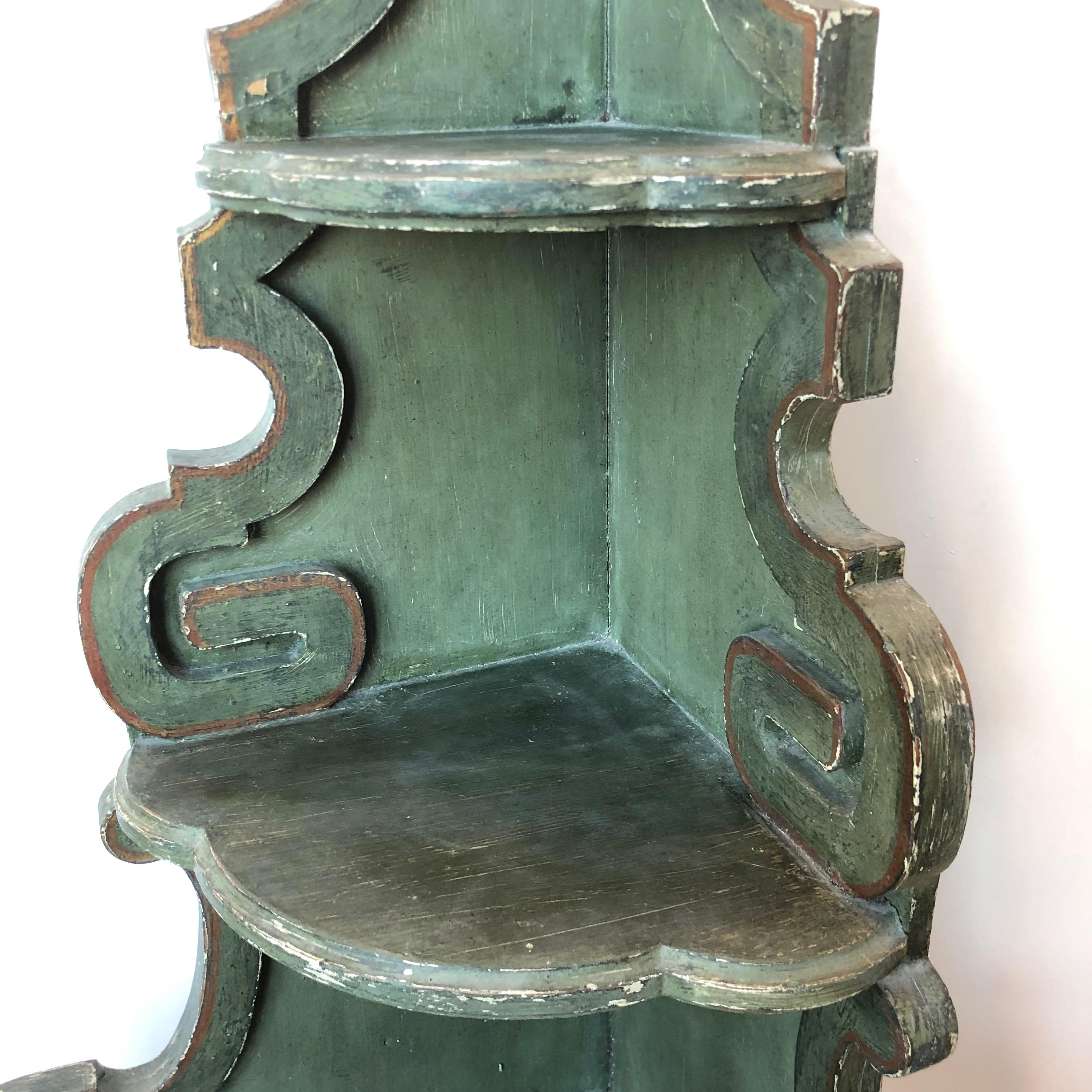Pair of 18th Century Italian Painted Corner Shelves In Good Condition In Boston, MA
