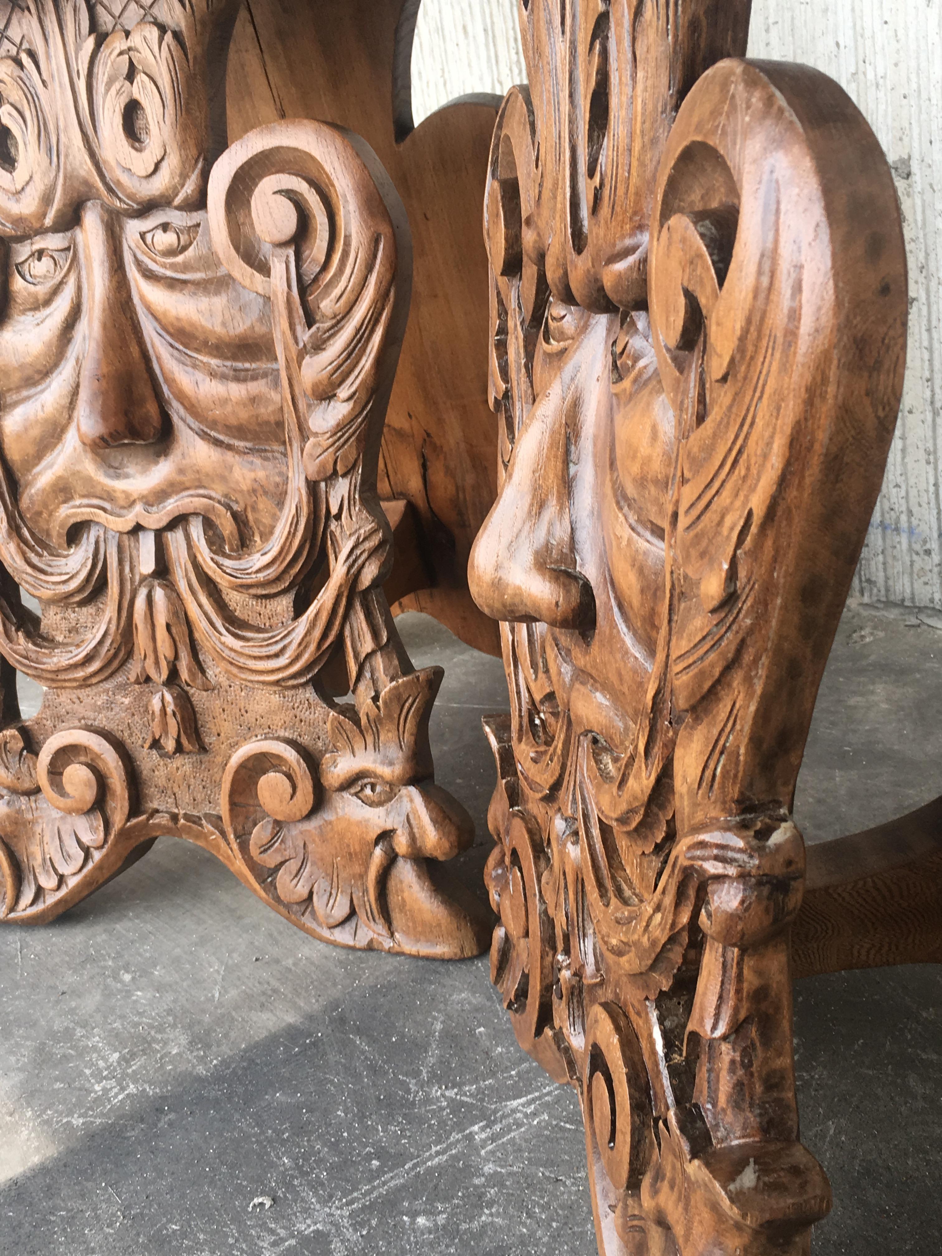 Pair of 18th Century Italian Renaissance Lion Carved Walnut Sgabello Hall Chairs For Sale 7