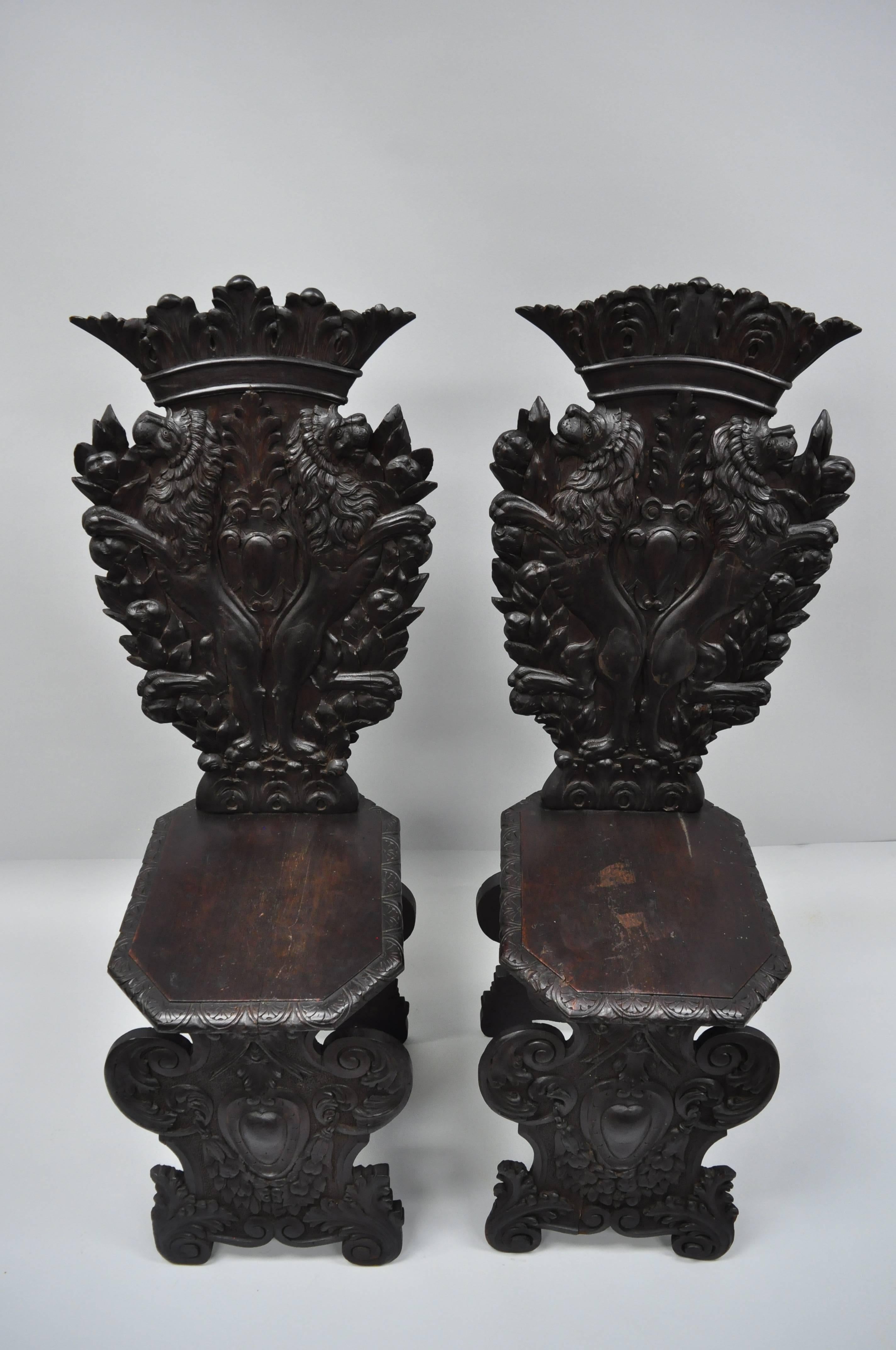 Pair of 18th Century Italian Renaissance Lion Carved Walnut Sgabello Hall Chairs For Sale 10