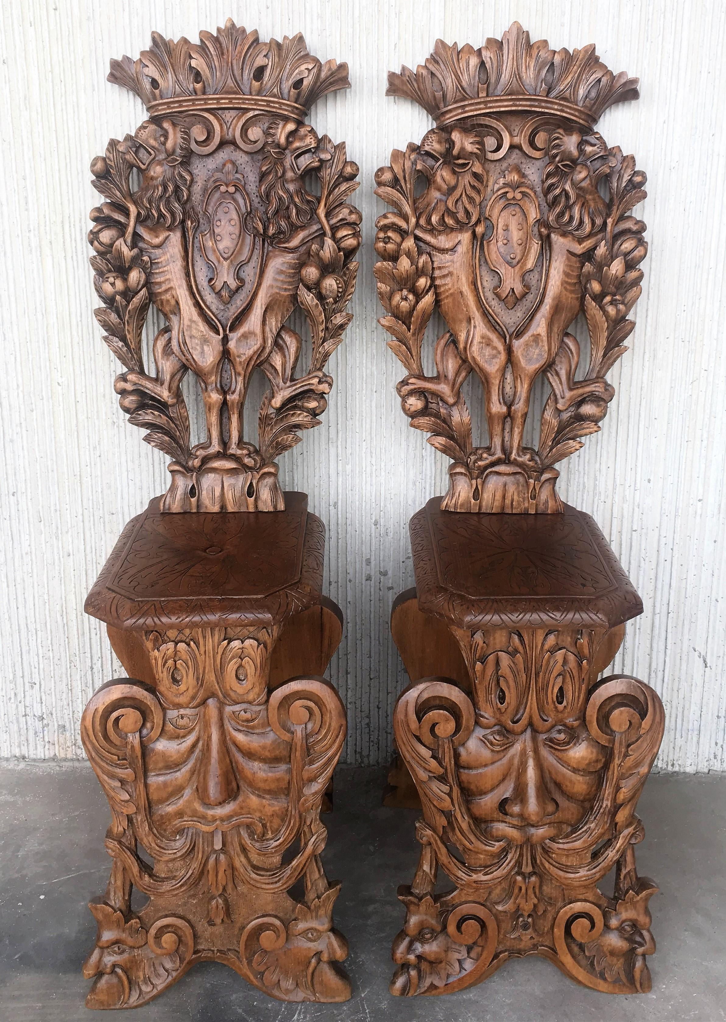 French Pair of 18th Century Italian Renaissance Lion Carved Walnut Sgabello Hall Chairs For Sale