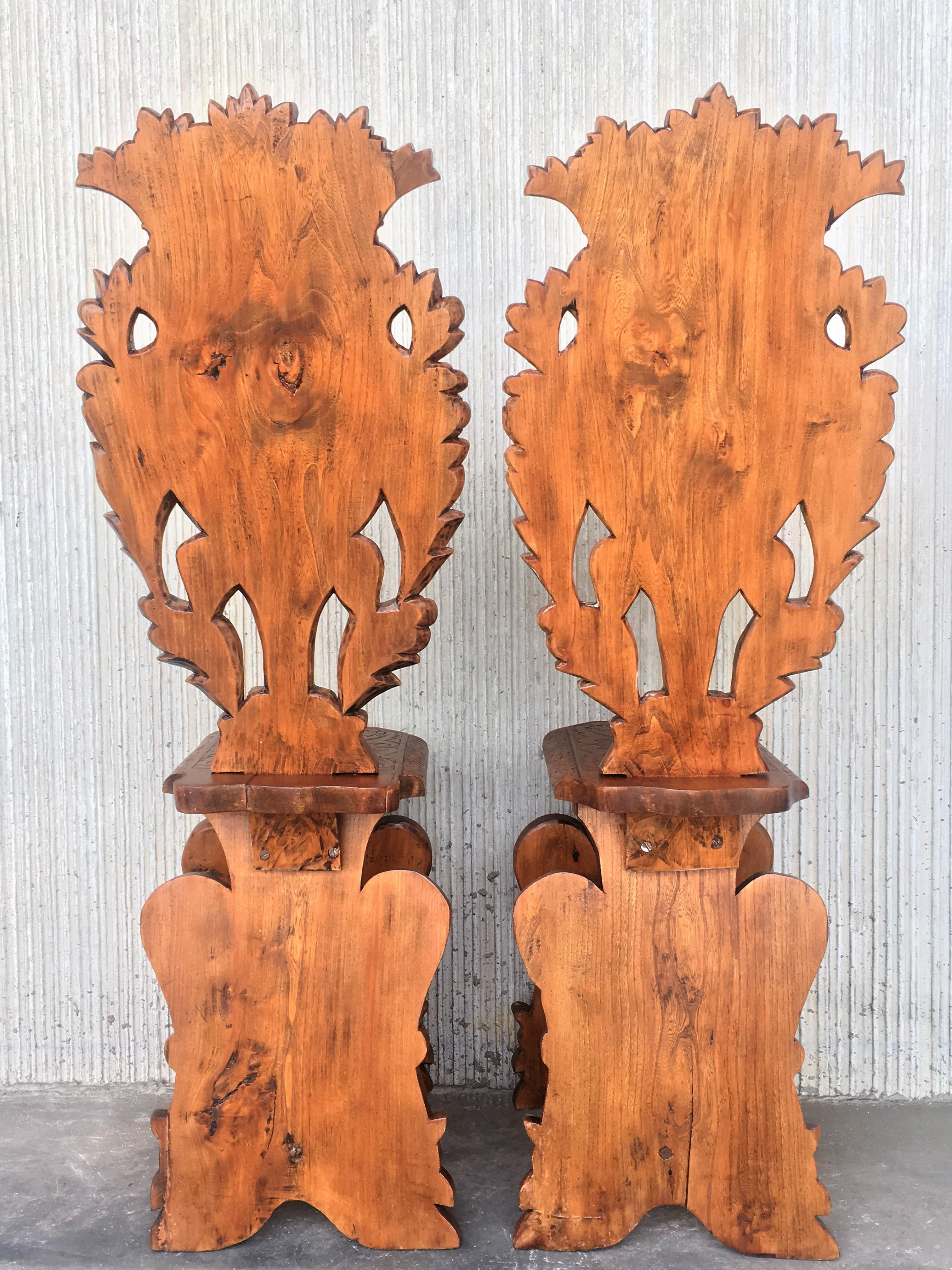 Pair of 18th Century Italian Renaissance Lion Carved Walnut Sgabello Hall Chairs For Sale 3
