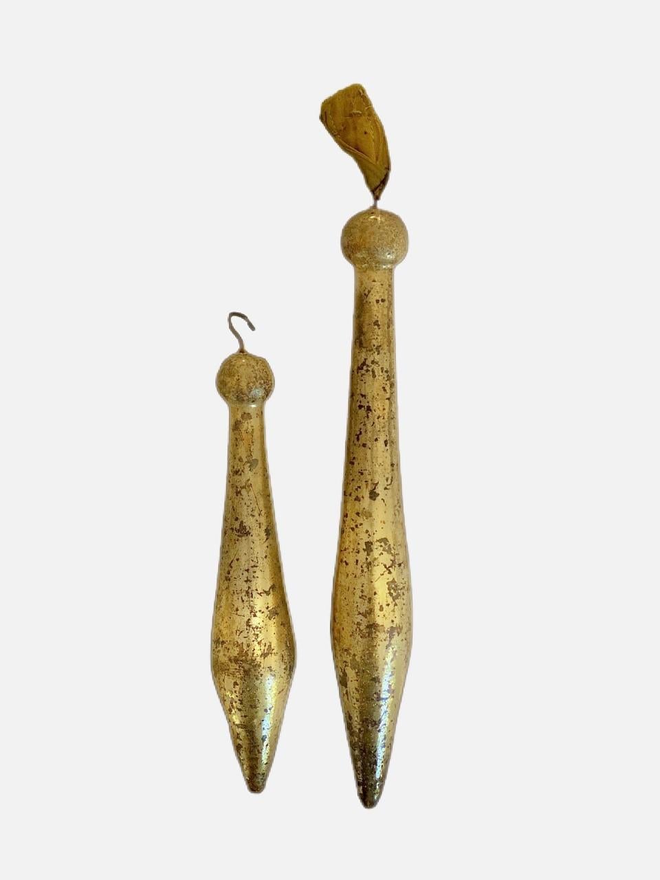 Pair of 18th Century Italian Rococo Gold Leaf Tassel Ornaments In Good Condition For Sale In Dublin, Dalkey