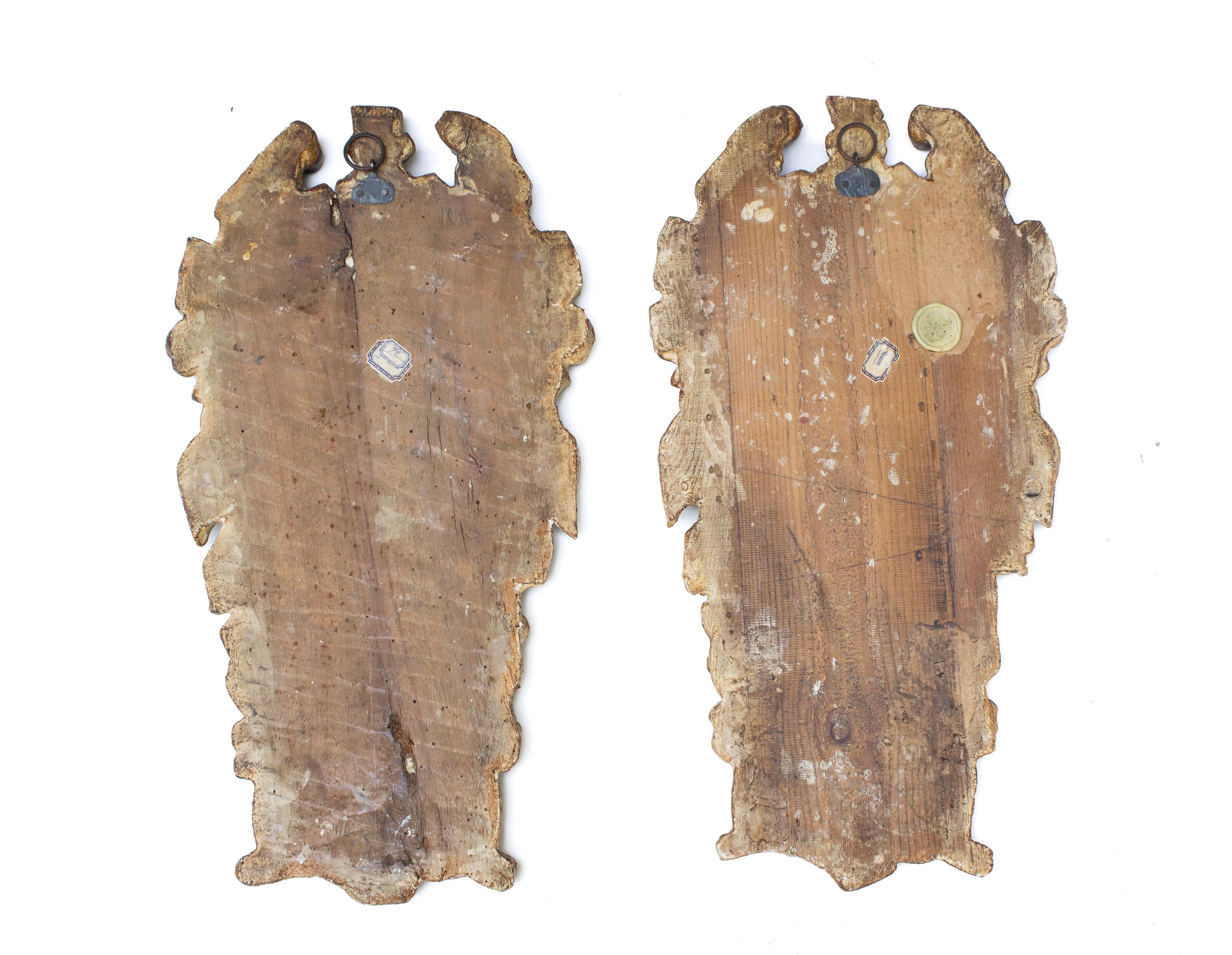 Paire de miroirs chérubins rococo italiens du 18ème siècle verts et dorés en vente 2