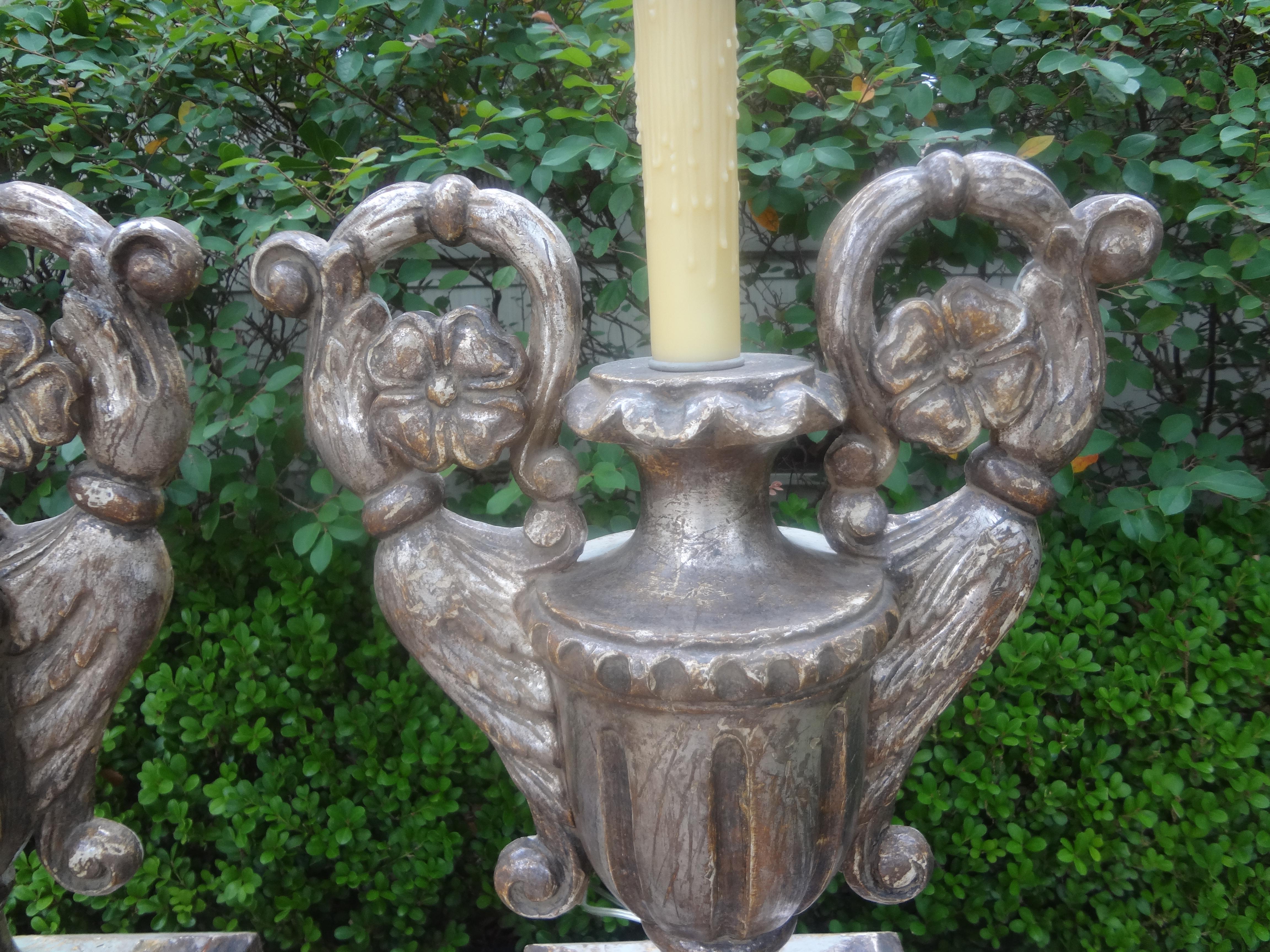 Pair Of 18th Century Italian Silver Giltwood Lamps In Good Condition For Sale In Houston, TX