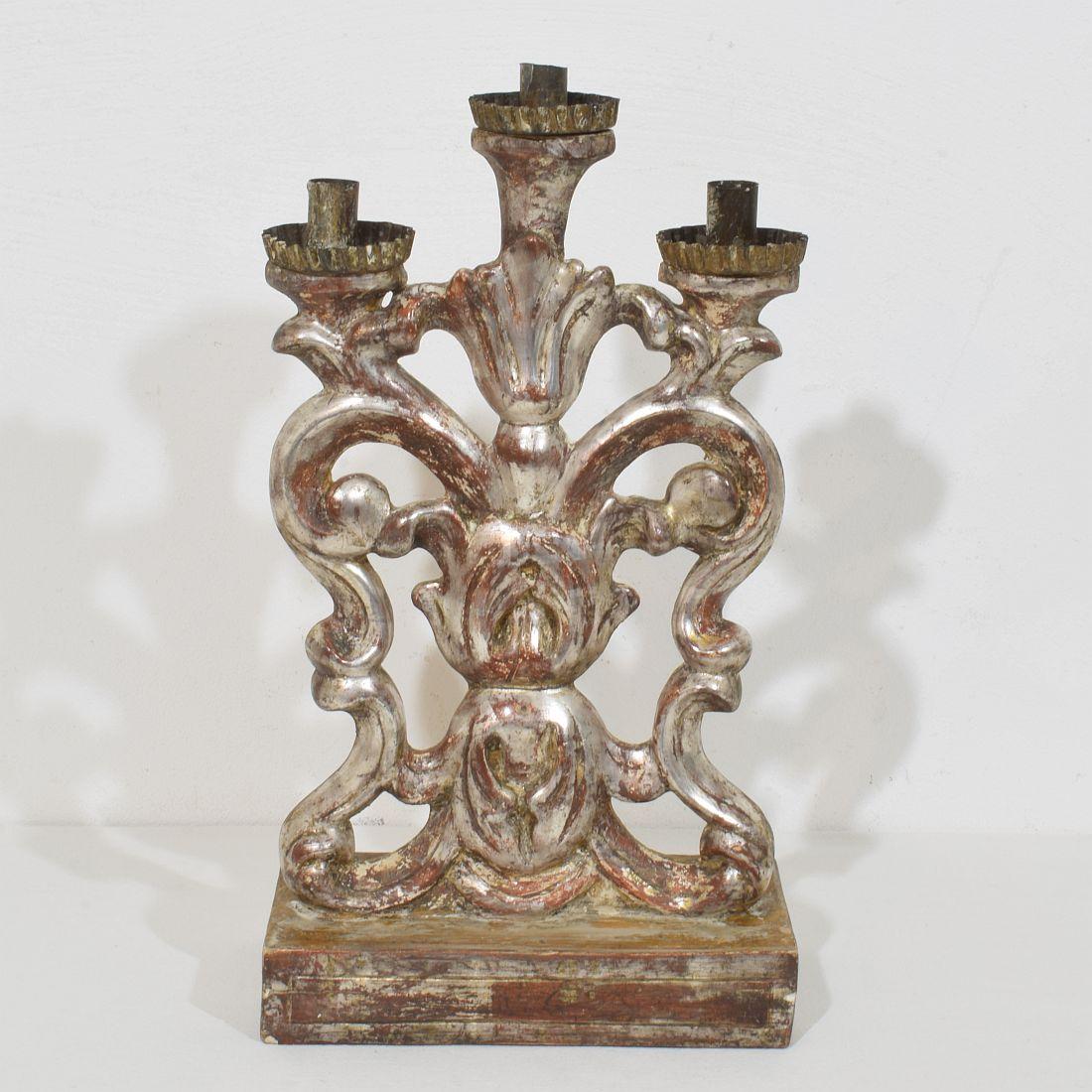 Pair of 18th Century Italian Silvered Wooden Baroque Candleholders im Angebot 2