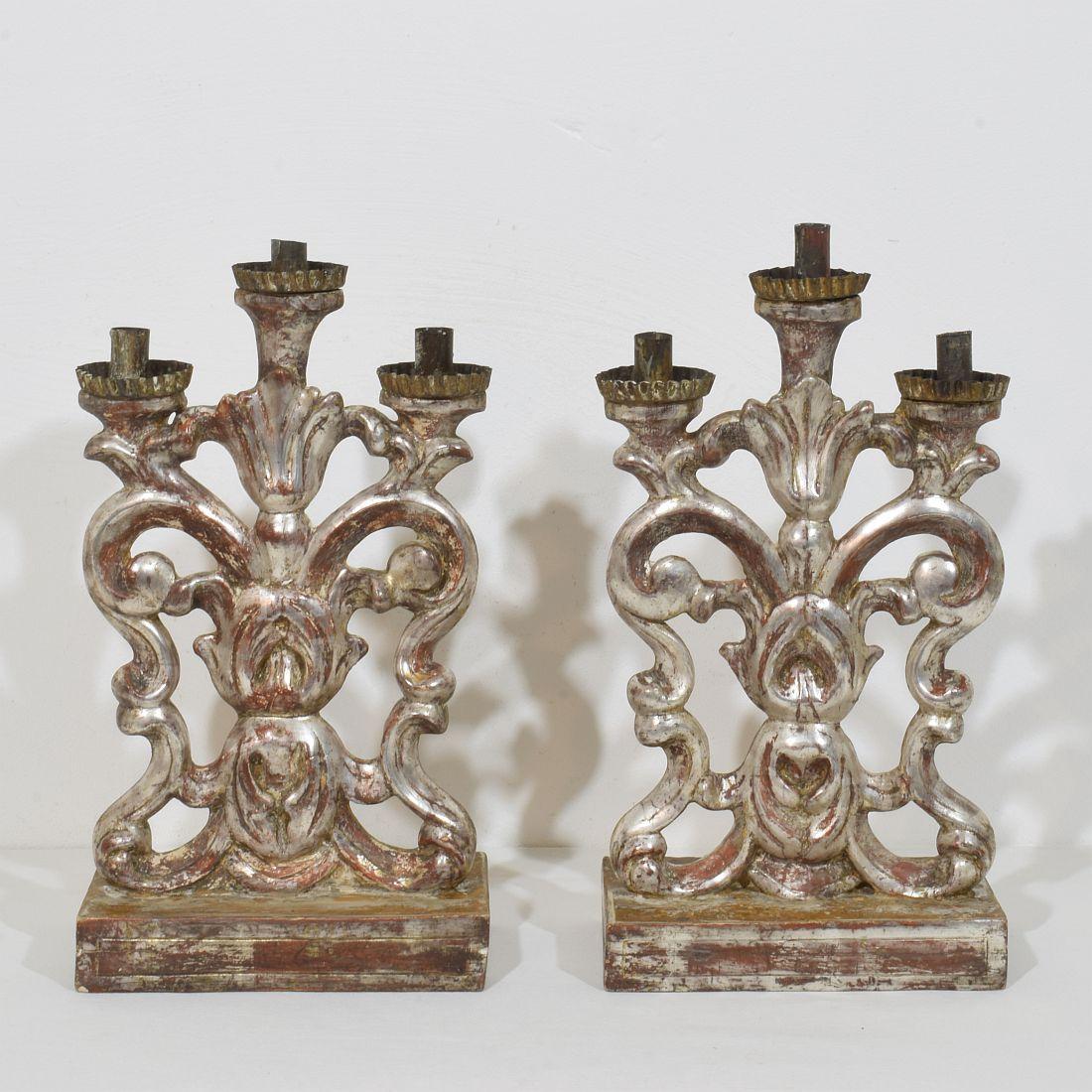 Pair of 18th Century Italian Silvered Wooden Baroque Candleholders (Italienisch) im Angebot