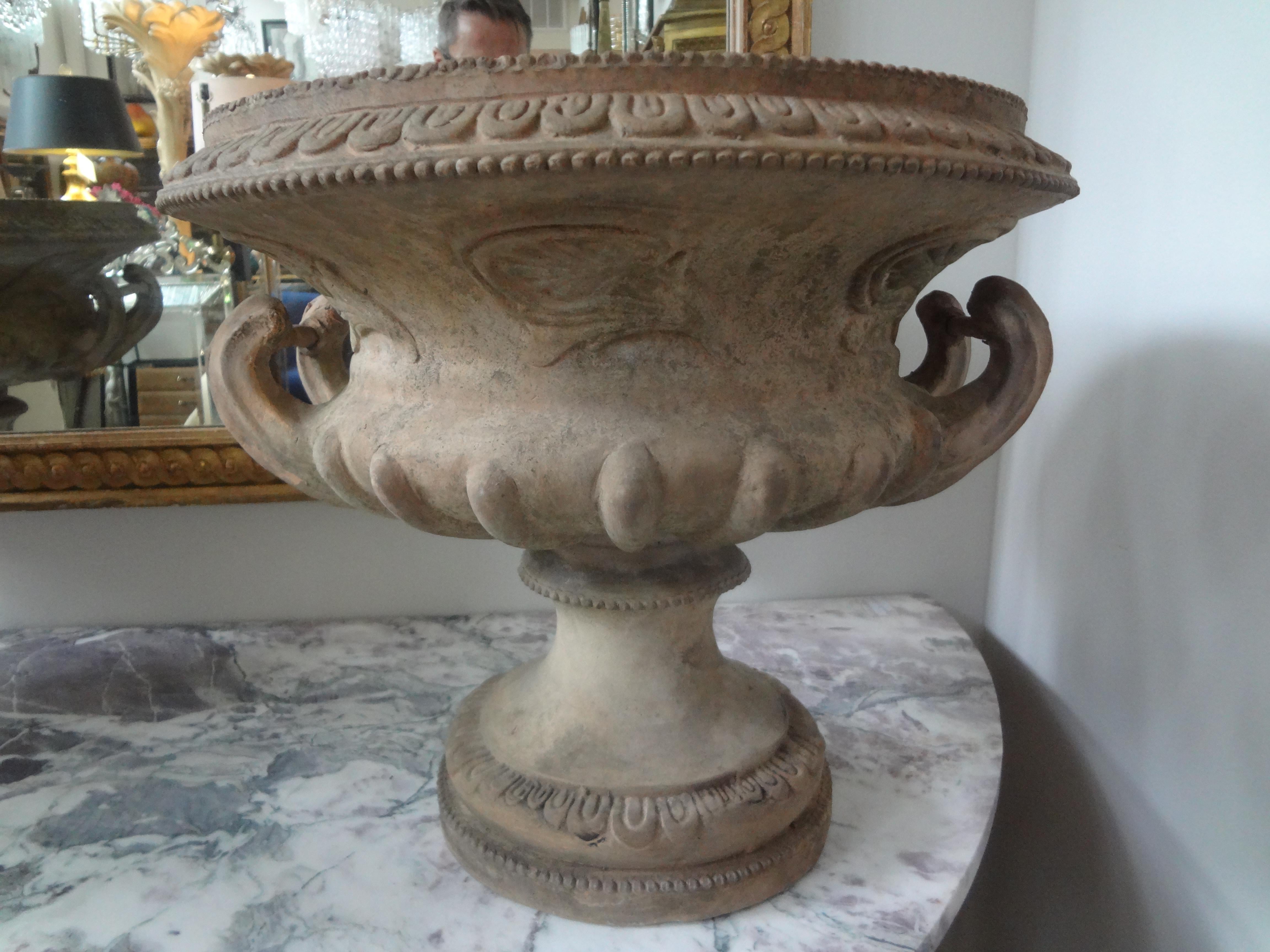 Greco Roman Pair of 18th Century Italian Terracotta Urns For Sale