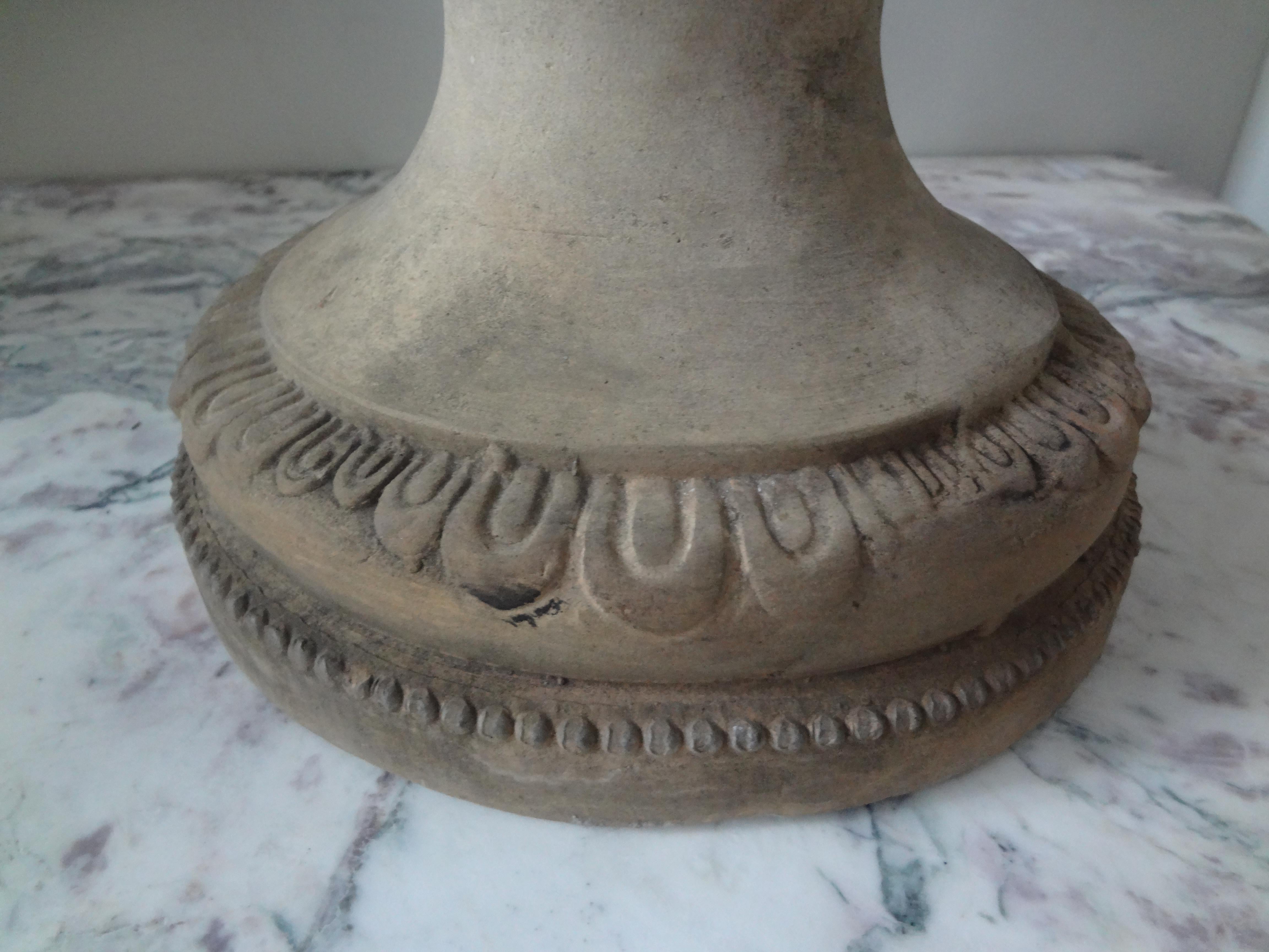 Paar italienische Terrakotta-Urnen aus dem 18. Jahrhundert im Zustand „Gut“ im Angebot in Houston, TX