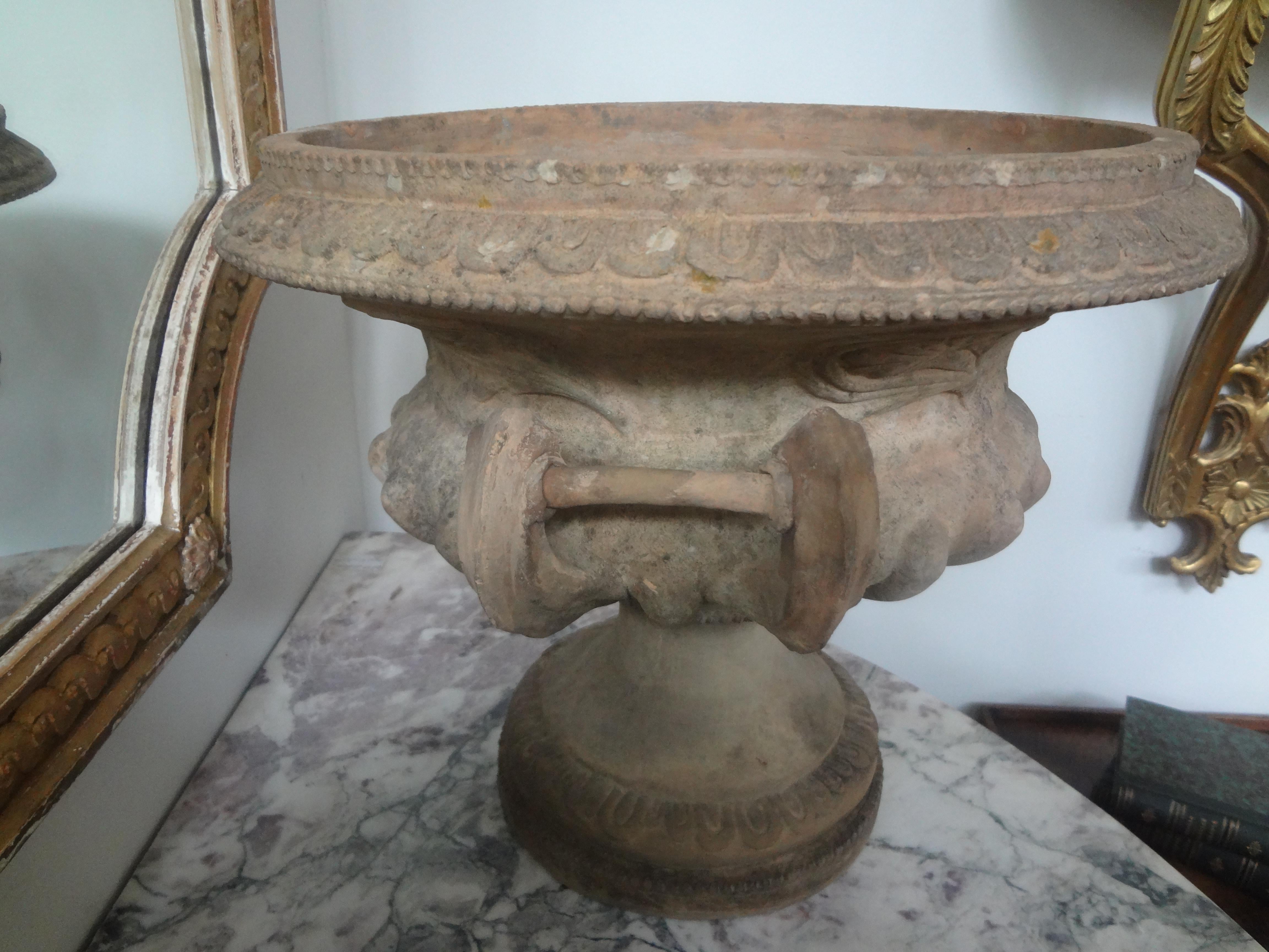 Pair of 18th Century Italian Terracotta Urns For Sale 2