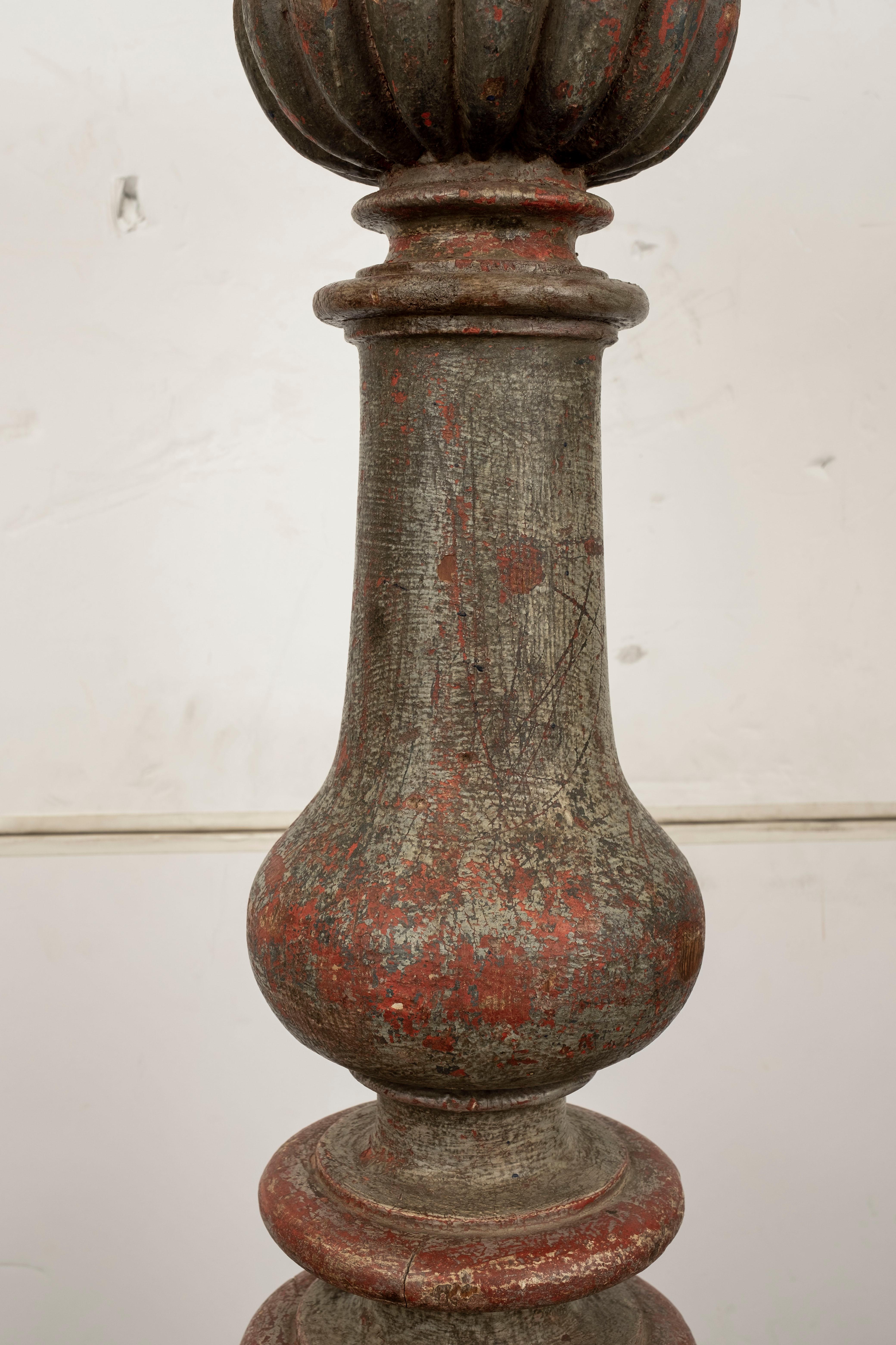 XVIIIe siècle et antérieur Paire de torchères italiennes du 18e siècle en vente