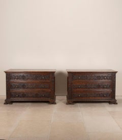 Pair of 18th Century Italian Tuscan Walnut Commodes