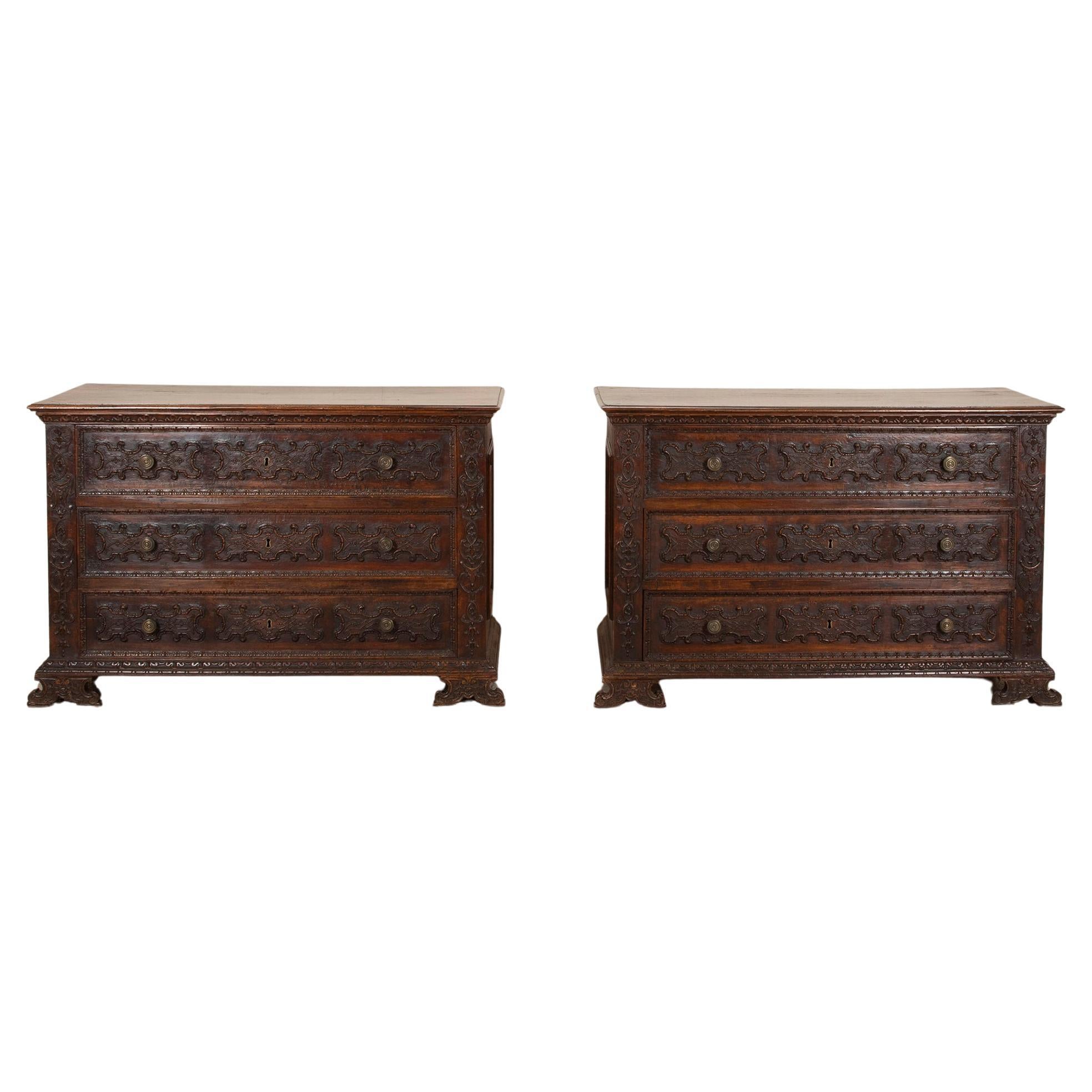 Pair of 18th Century Italian Tuscan Walnut Commodes