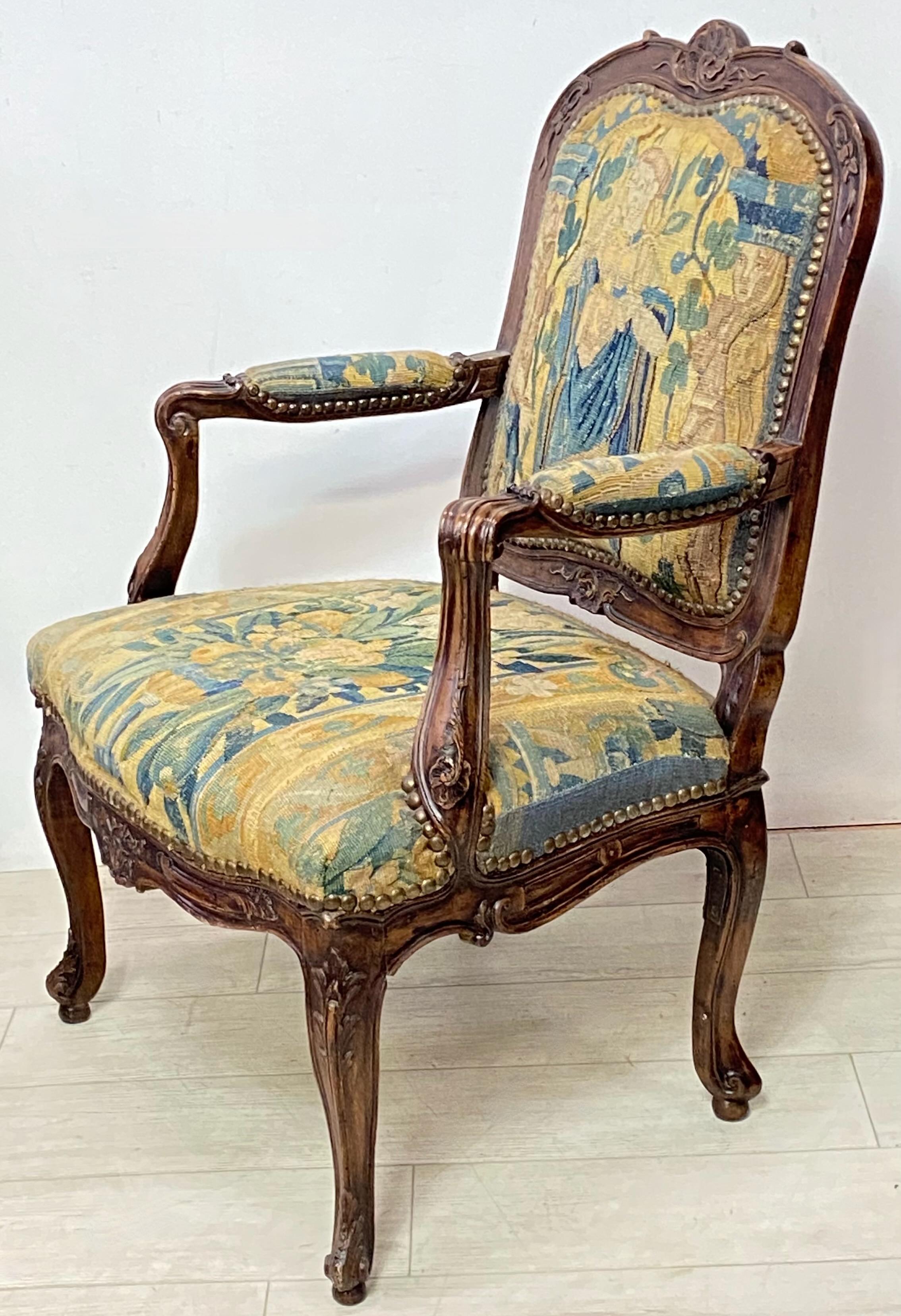 Pair of 18th Century Italian Walnut Armchairs, Circa 1750 In Good Condition For Sale In San Francisco, CA