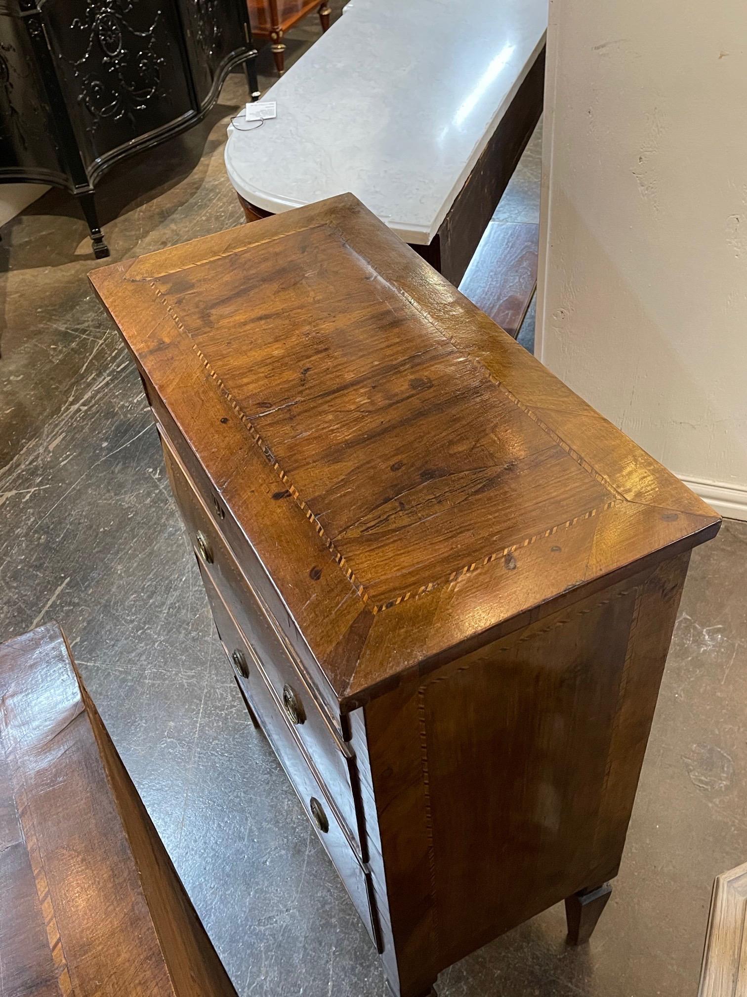 Pair of 18th Century Italian Walnut Commodes In Good Condition In Dallas, TX