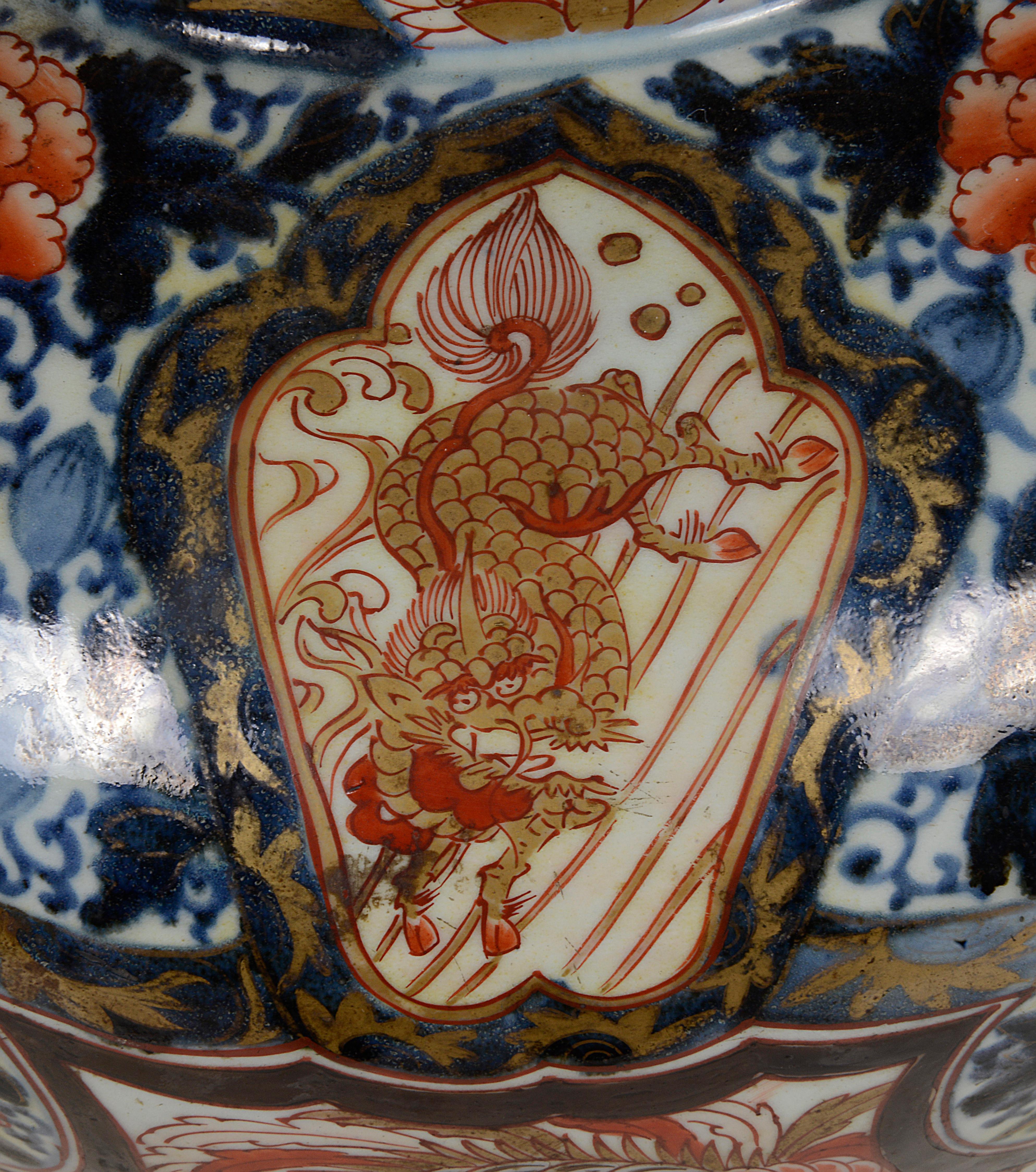 Porcelain Pair of 18th Century Japanese Imari Lidded Vases For Sale
