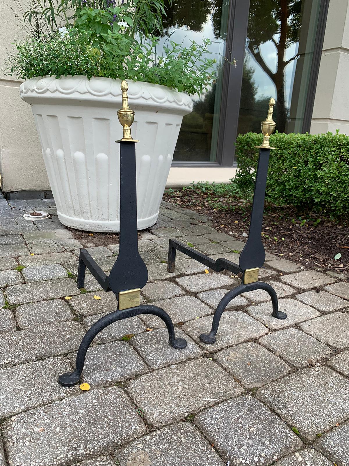 Pair of 18th Century Knife Blade Style Andirons with Brass Details In Good Condition In Atlanta, GA