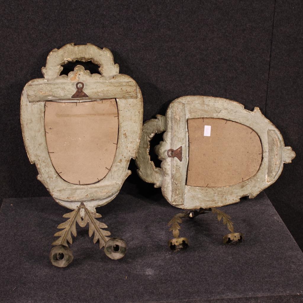 Paire d'appliques italiennes du XVIIIe siècle en bois laqué et doré de style Louis XV en vente 4