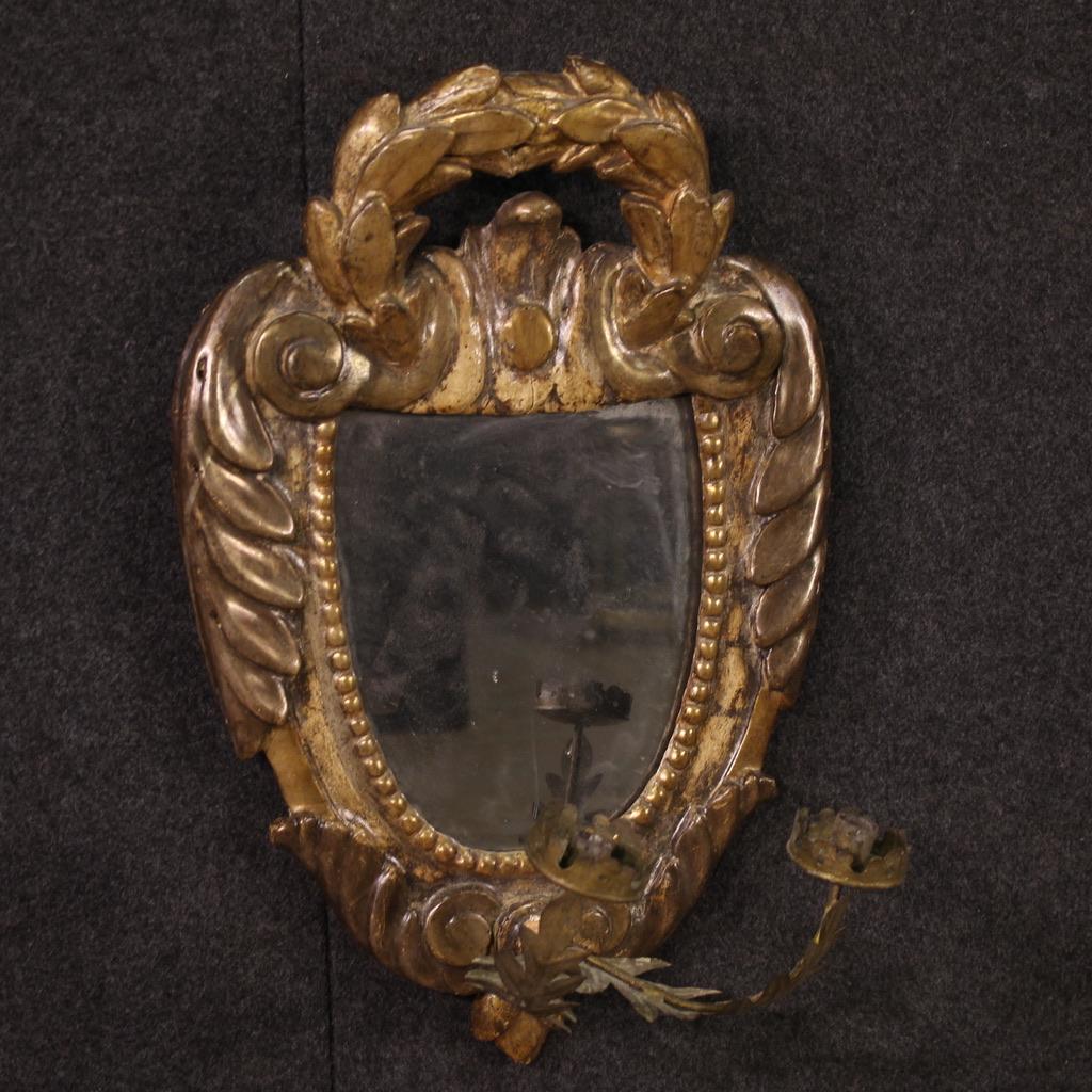 Paire d'appliques italiennes du XVIIIe siècle en bois laqué et doré de style Louis XV Bon état - En vente à Vicoforte, Piedmont