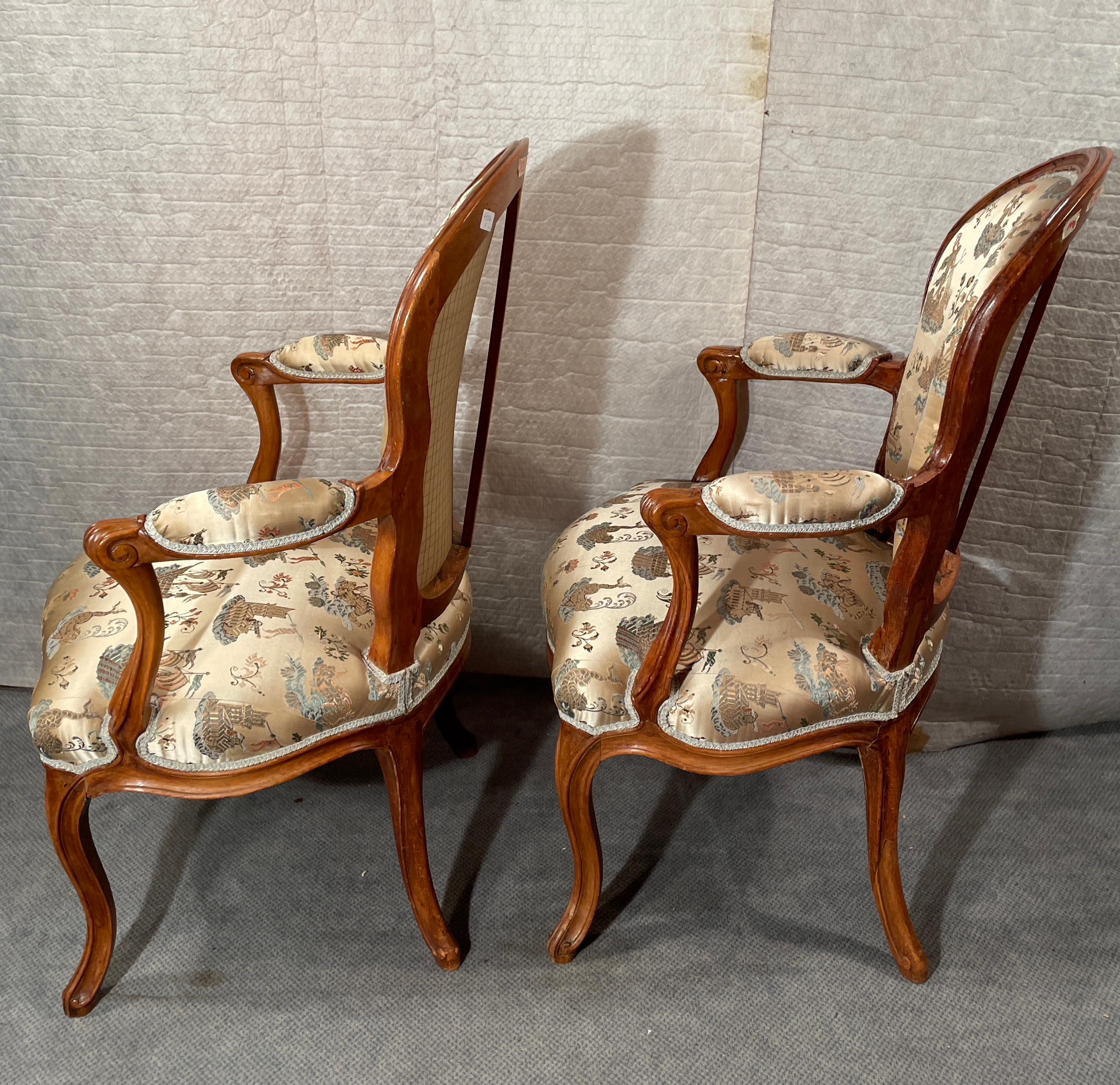 Hand-Carved Pair of 18th century Louis XV Armchairs, France 1760 For Sale