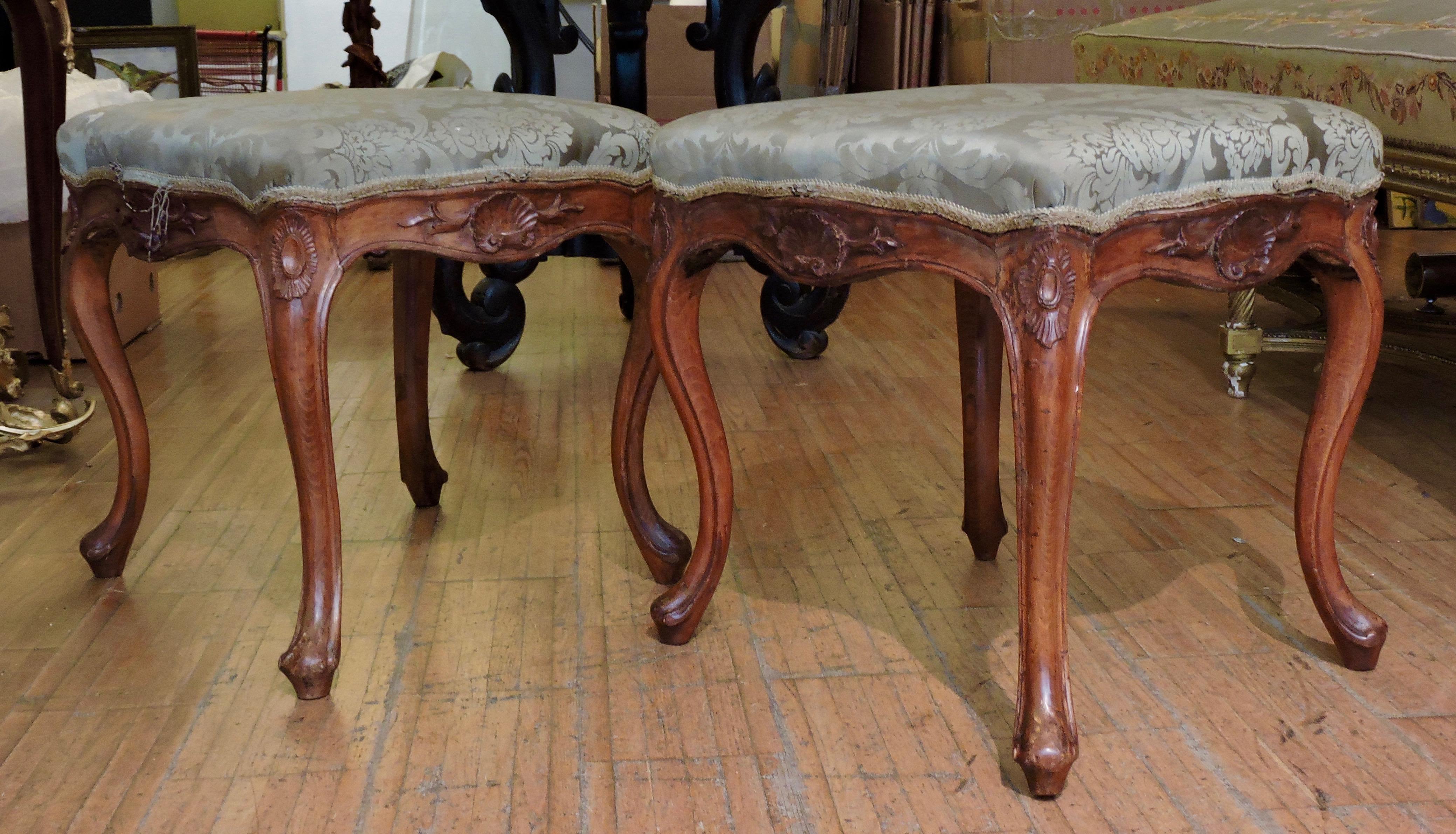 Pair of 18th Century Louis XV Stools (Louis XV.)