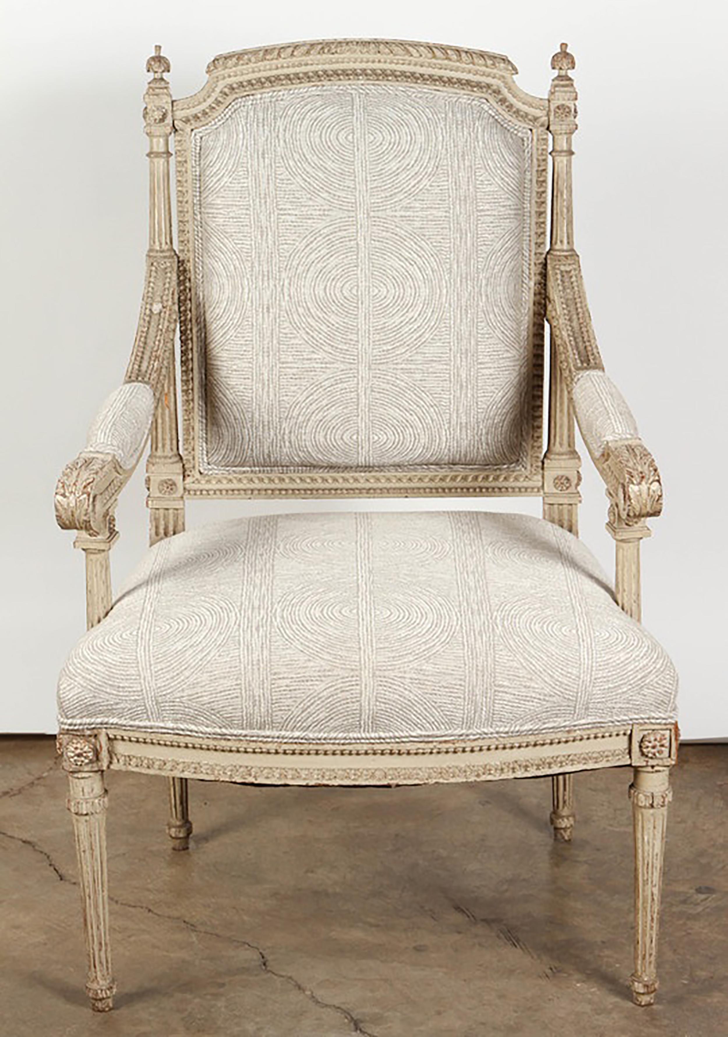 Pair of 18th Century Louis XVI Carved and Painted Armchairs In Good Condition In Pasadena, CA