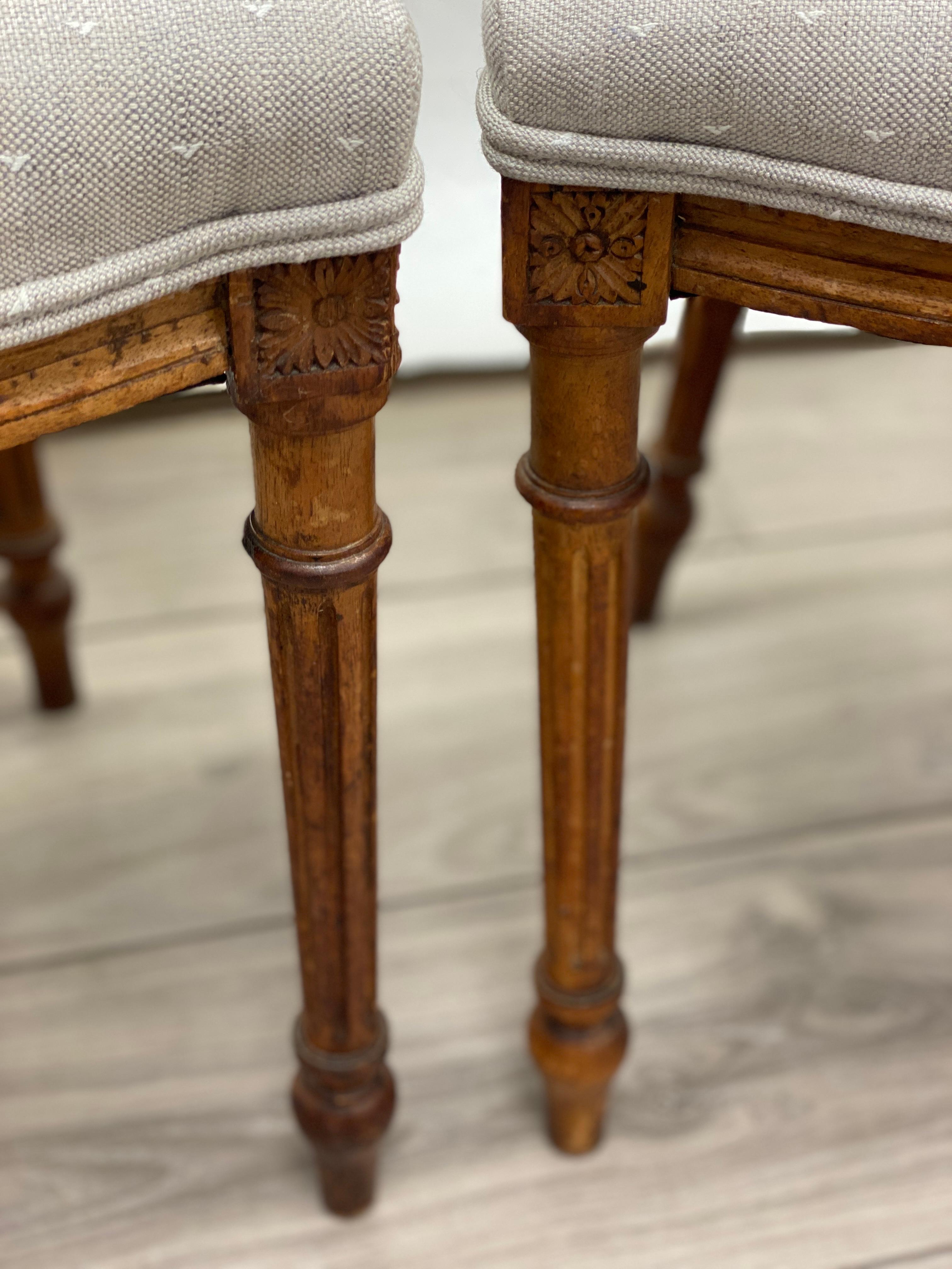 Pair of 18th Century Louis XVI Walnut Side Chairs For Sale 7
