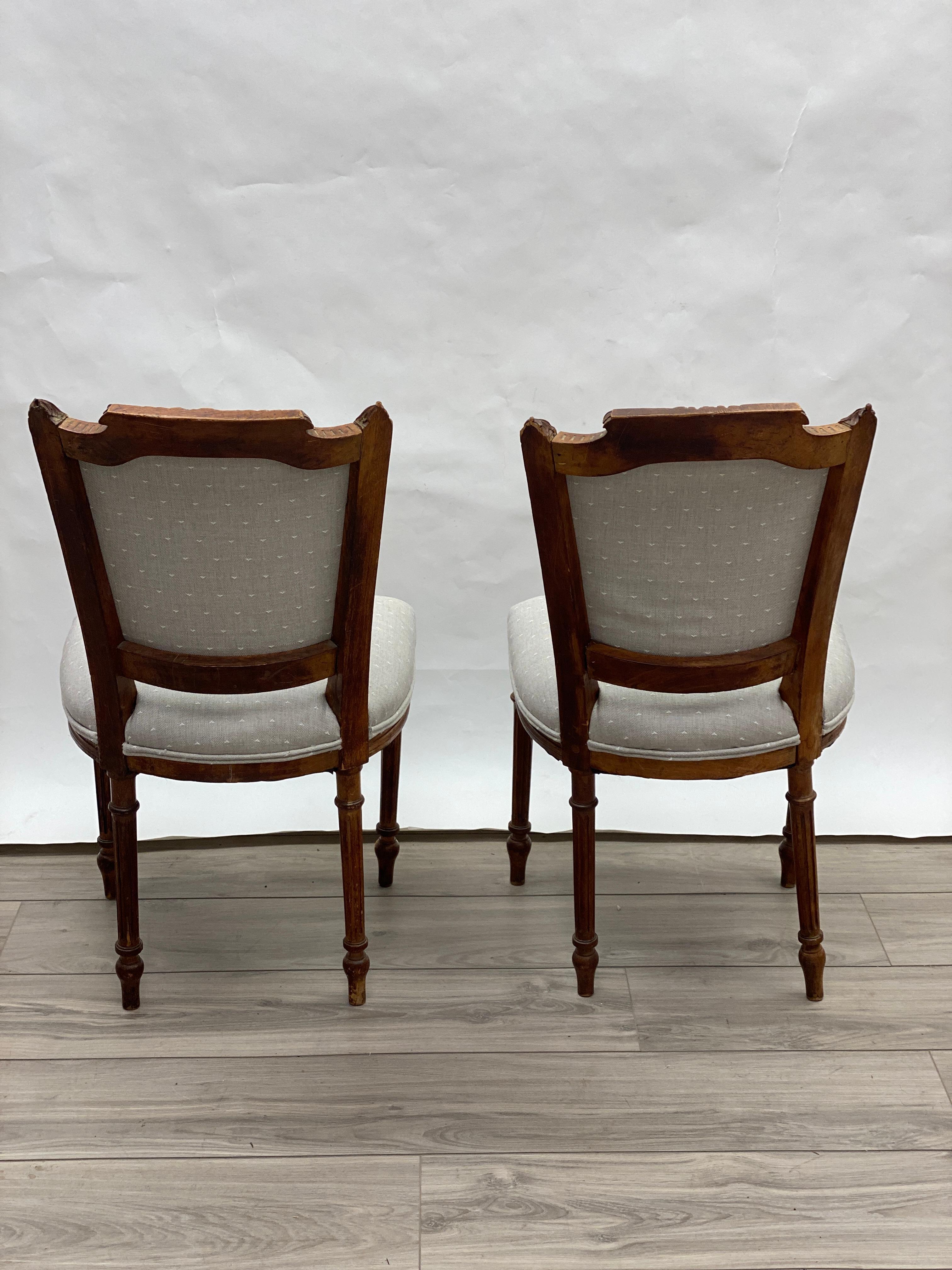 French Pair of 18th Century Louis XVI Walnut Side Chairs For Sale
