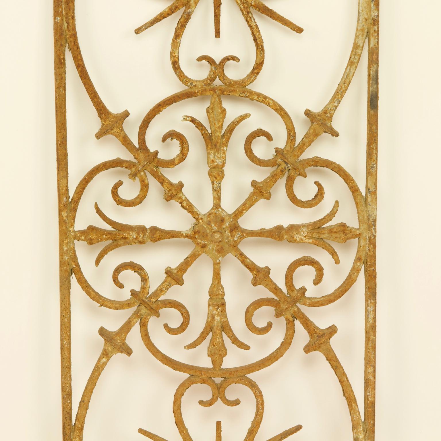 Pair of 18th Century Louis XVI Wrought Iron Fence Elements or Window Grills 4