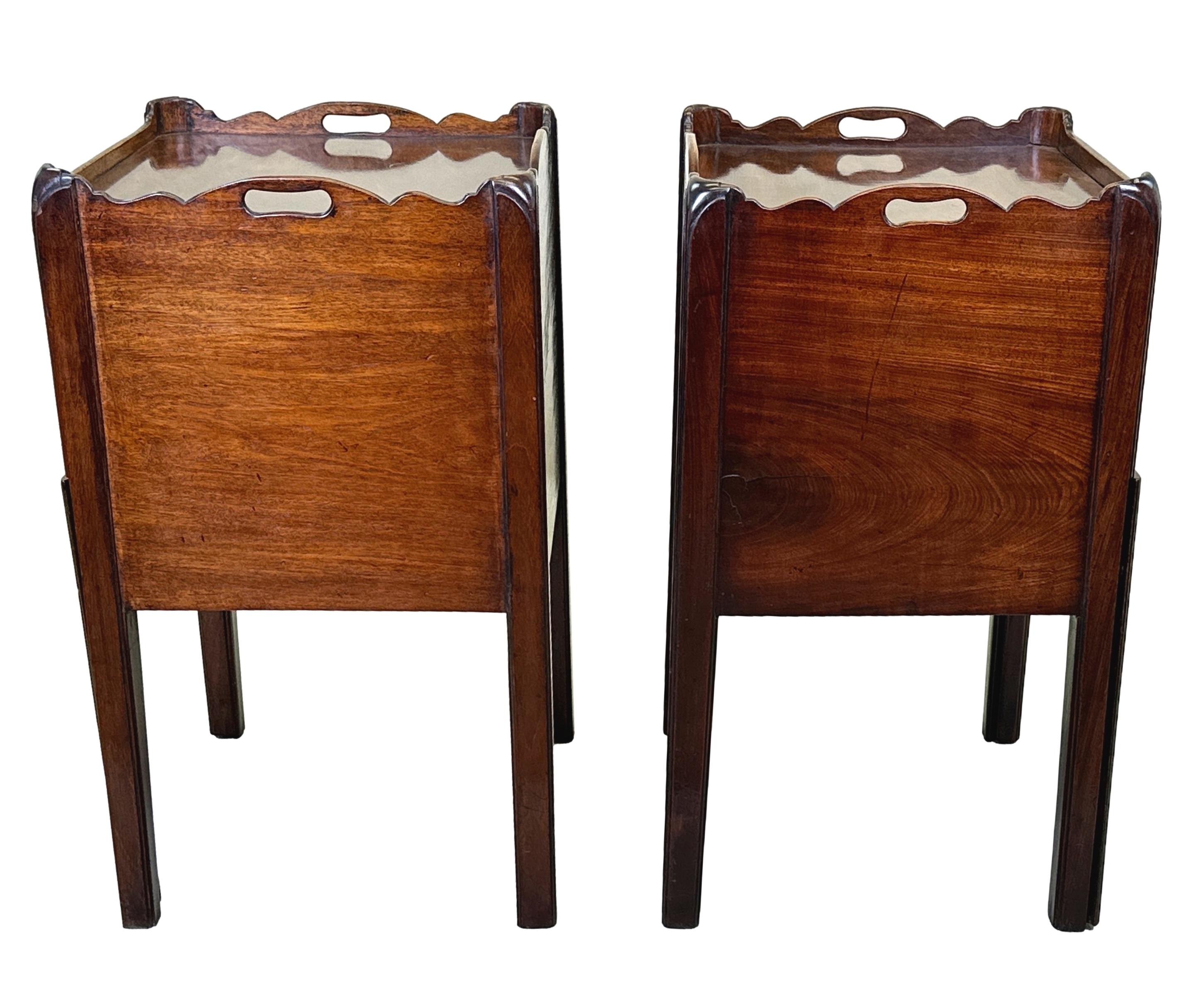 Pair Of 18th Century Mahogany Bedside Night Tables In Good Condition For Sale In Bedfordshire, GB