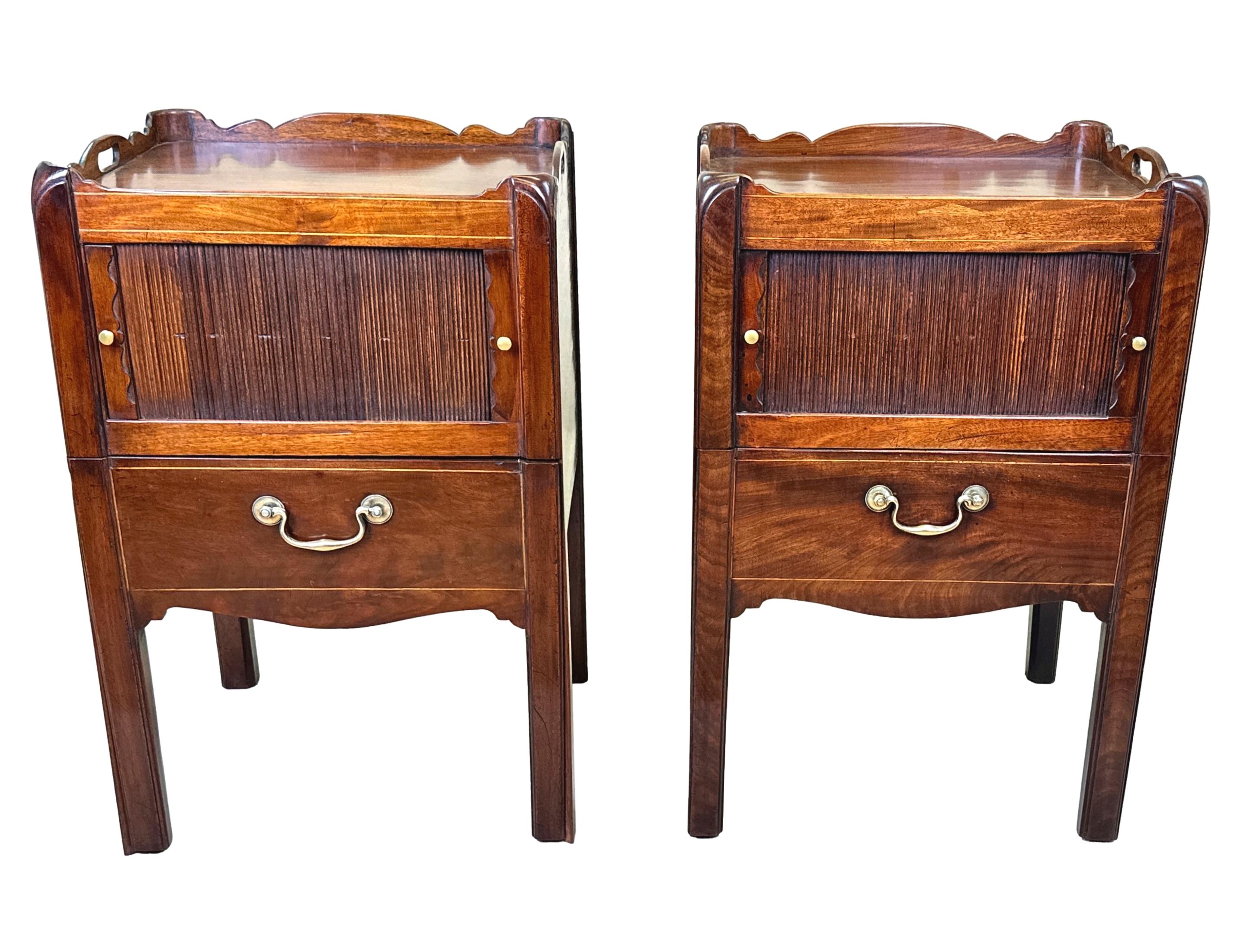Pair Of 18th Century Mahogany Bedside Night Tables For Sale 1