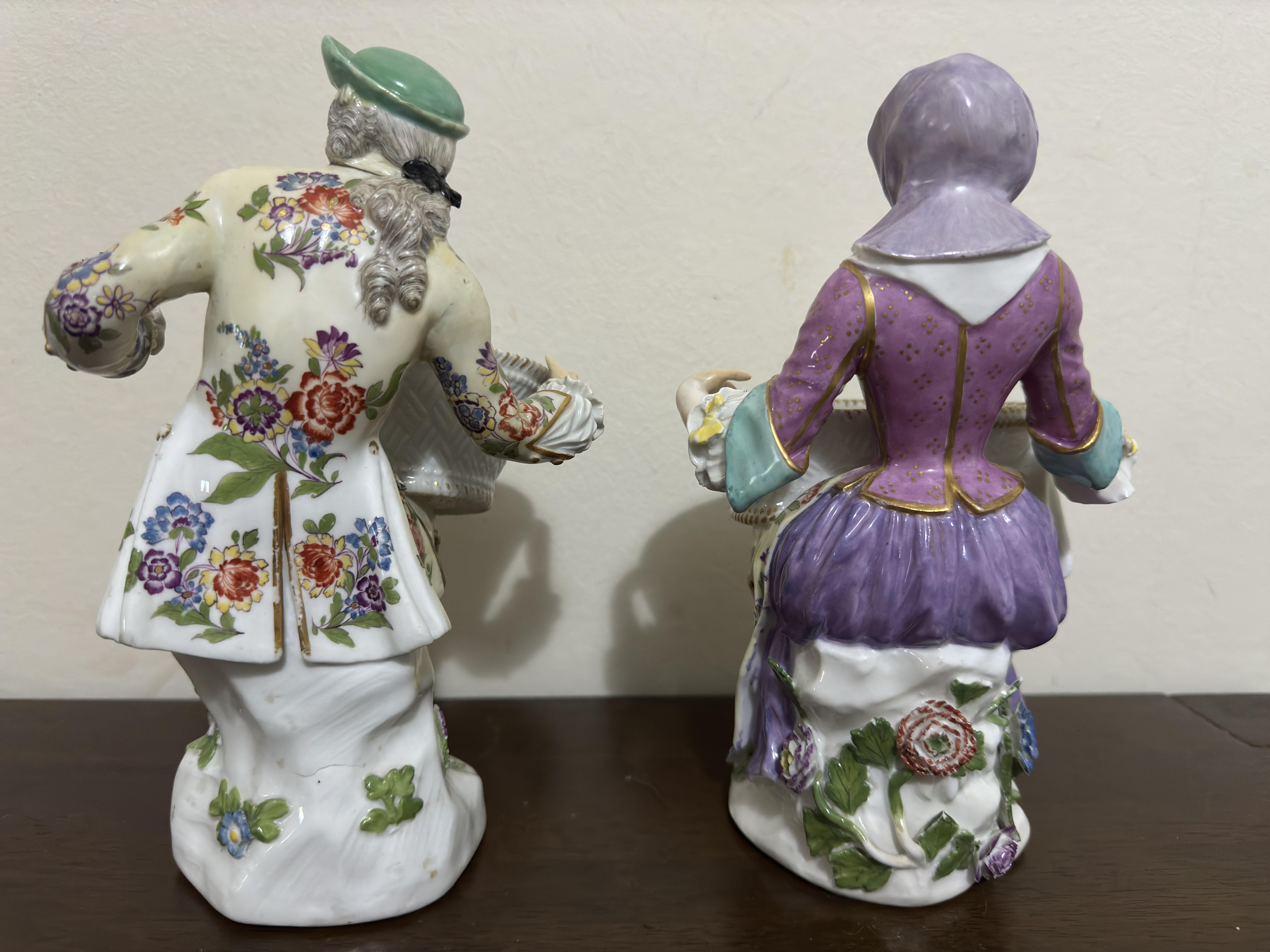 Hand-Crafted Pair of 18th Century Meissen Porcelain Bouquetiere Figures For Sale