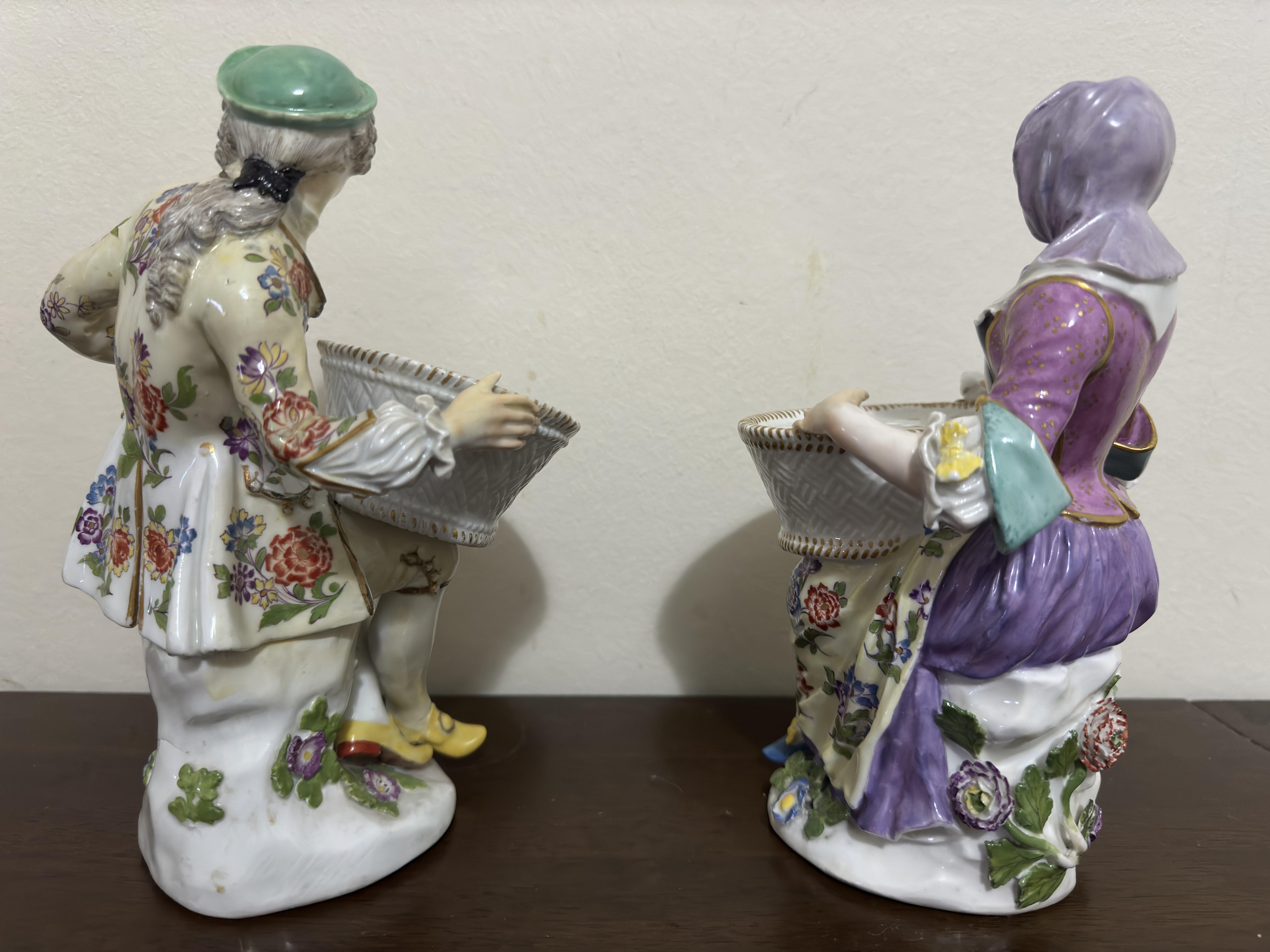 Pair of 18th Century Meissen Porcelain Bouquetiere Figures In Good Condition For Sale In Maidstone, GB
