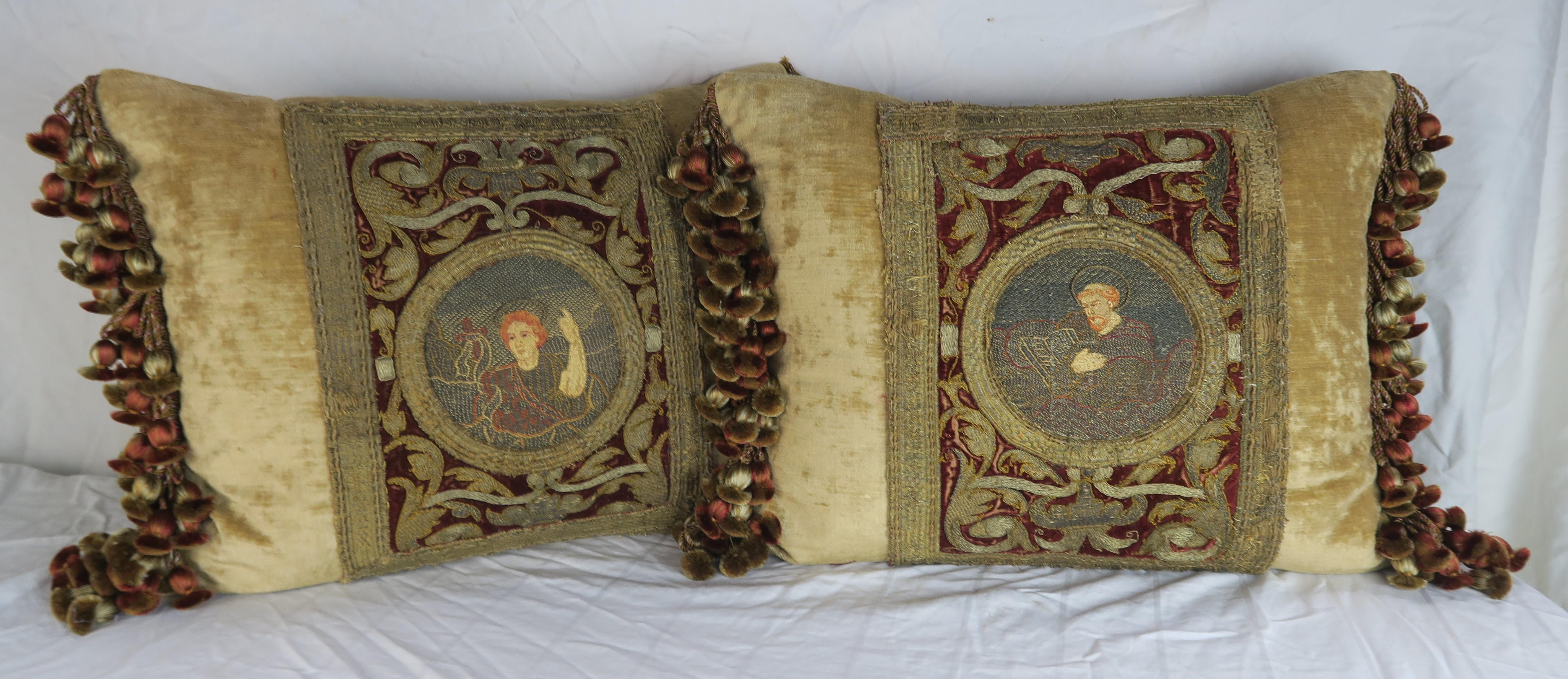Renaissance Pair of 18th Century Metallic Embroidered Velvet Pillows