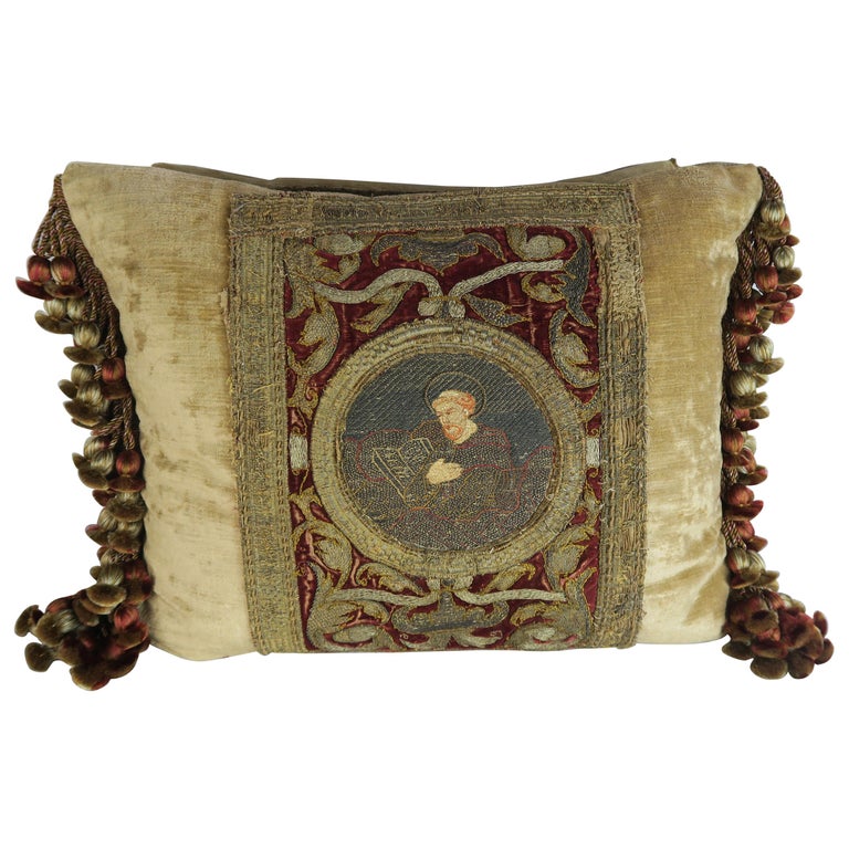 Pair Of 18th Century Metallic Embroidered Velvet Pillows For Sale
