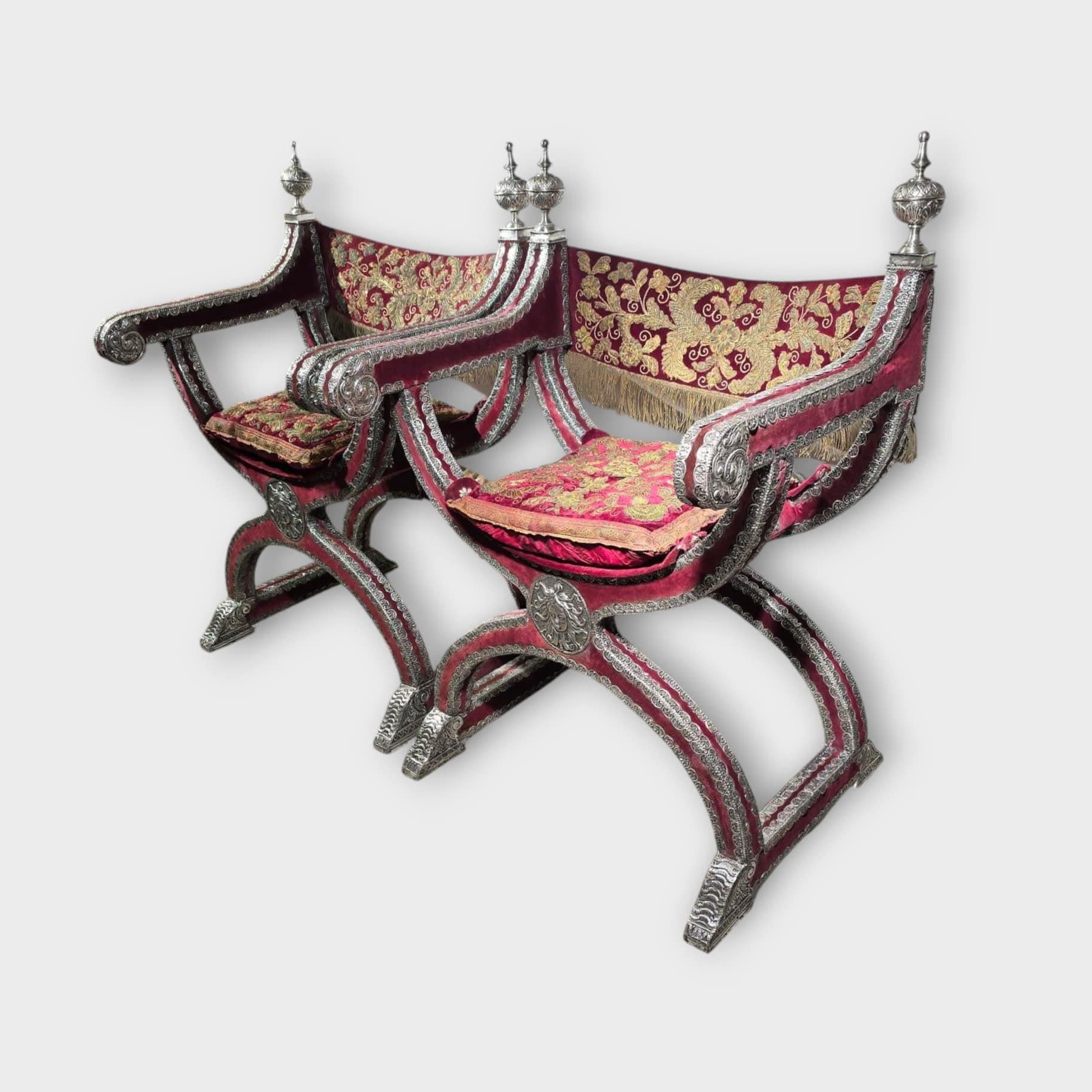 Coppia di poltrone messicane coloniali in argento del XVIII secolo (Jamugas) in vendita 7