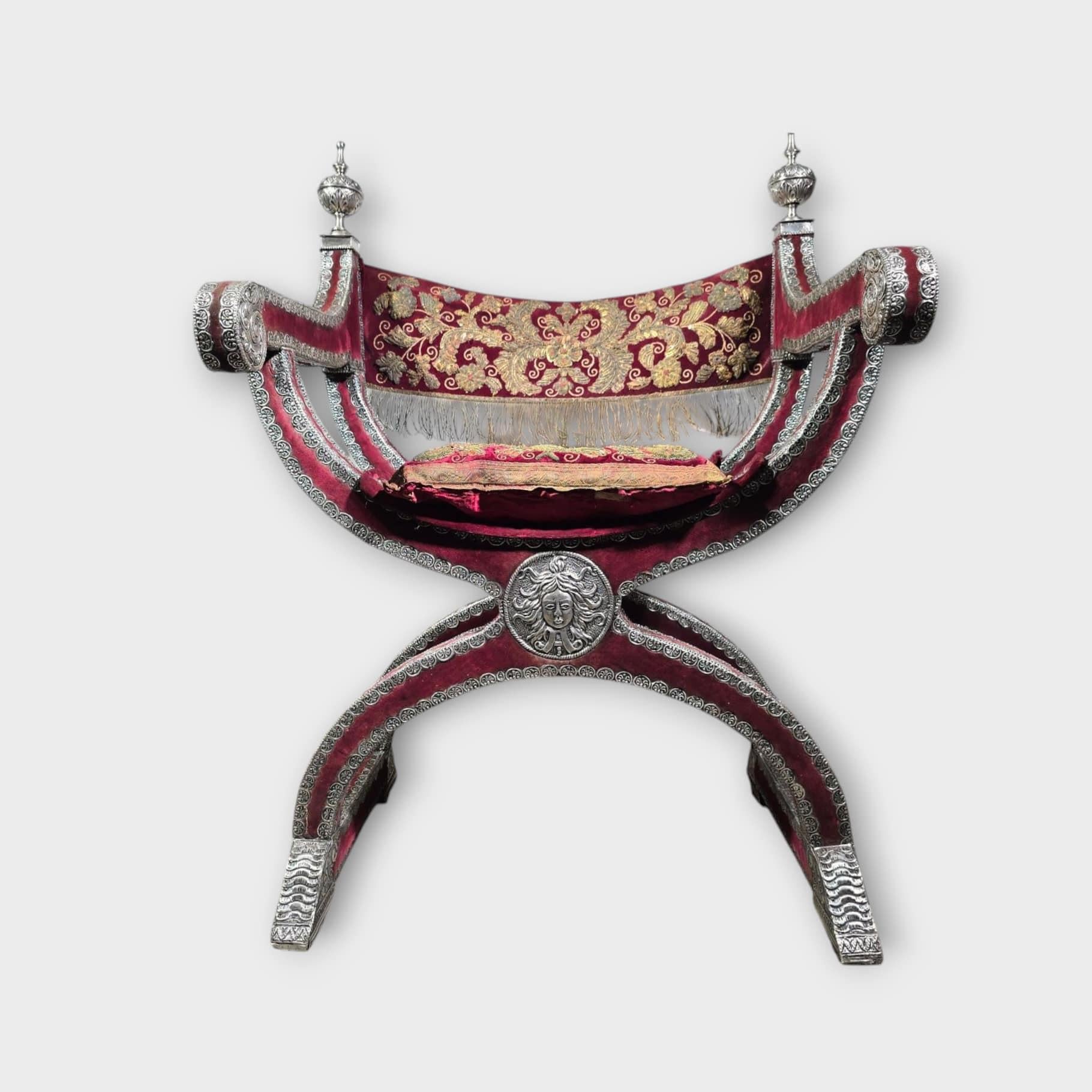 Coppia di poltrone messicane coloniali in argento del XVIII secolo (Jamugas) in vendita 2