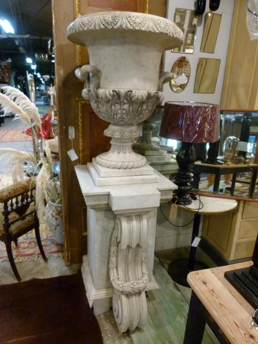 19th Century Neoclassical Spanish White Carrara Marble Vases 6