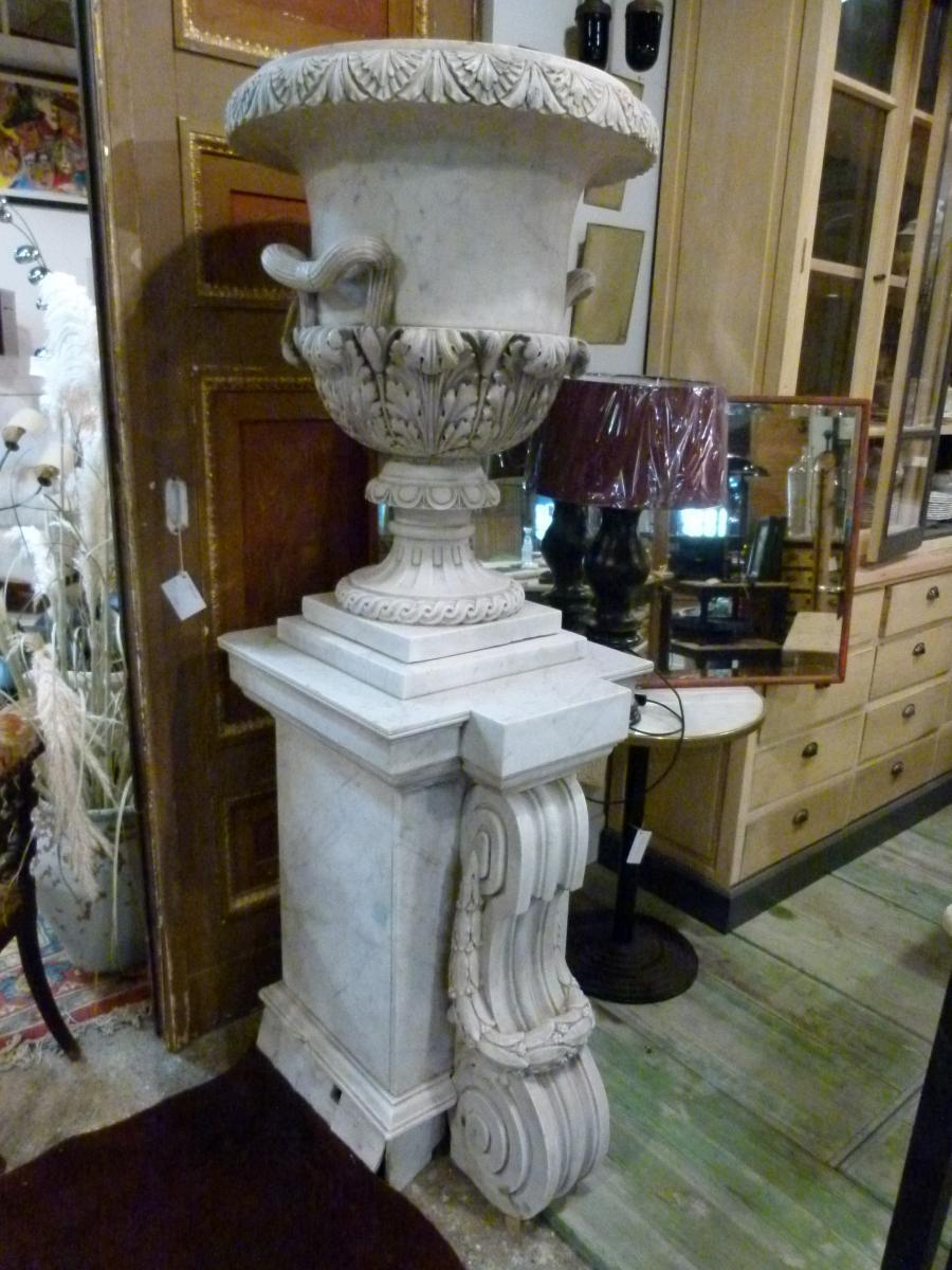 19th Century Neoclassical Spanish White Carrara Marble Vases 7