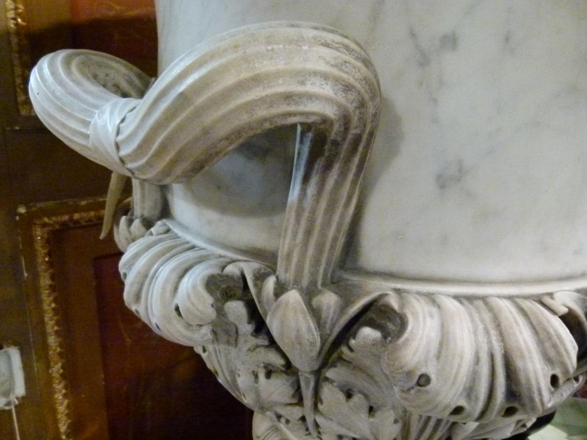 19th Century Neoclassical Spanish White Carrara Marble Vases 2