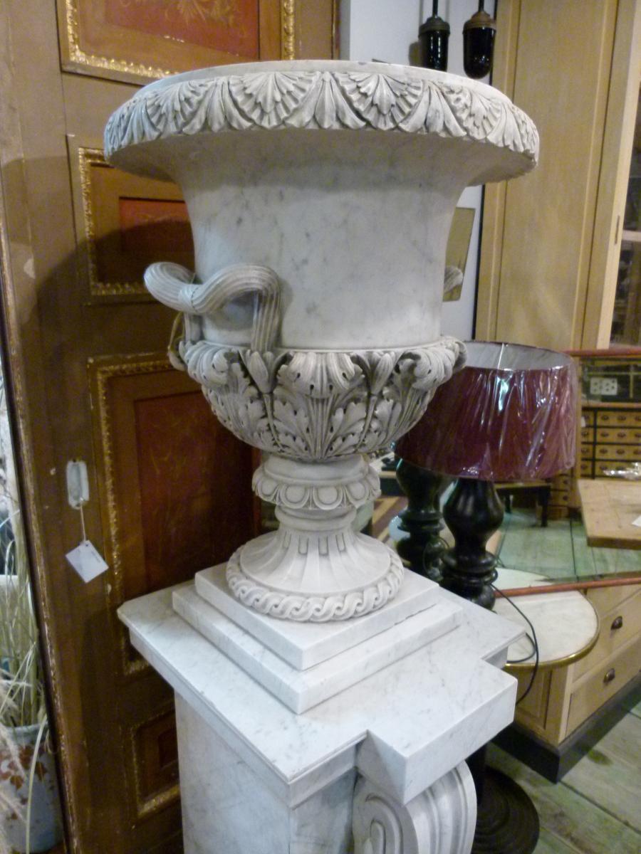 19th Century Neoclassical Spanish White Carrara Marble Vases 5