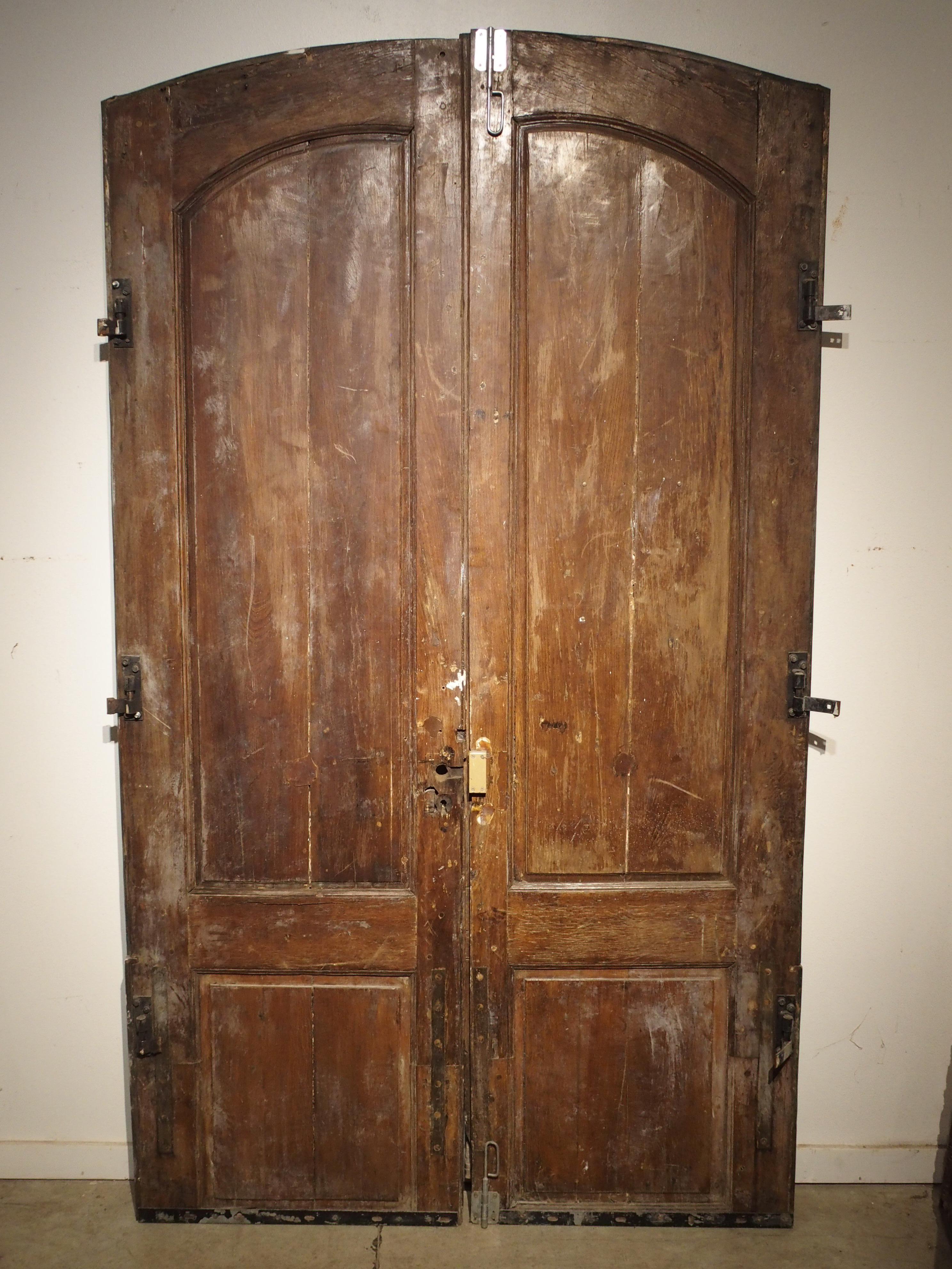 Pair of 18th Century Oak Entry Doors from Troyes, France 8