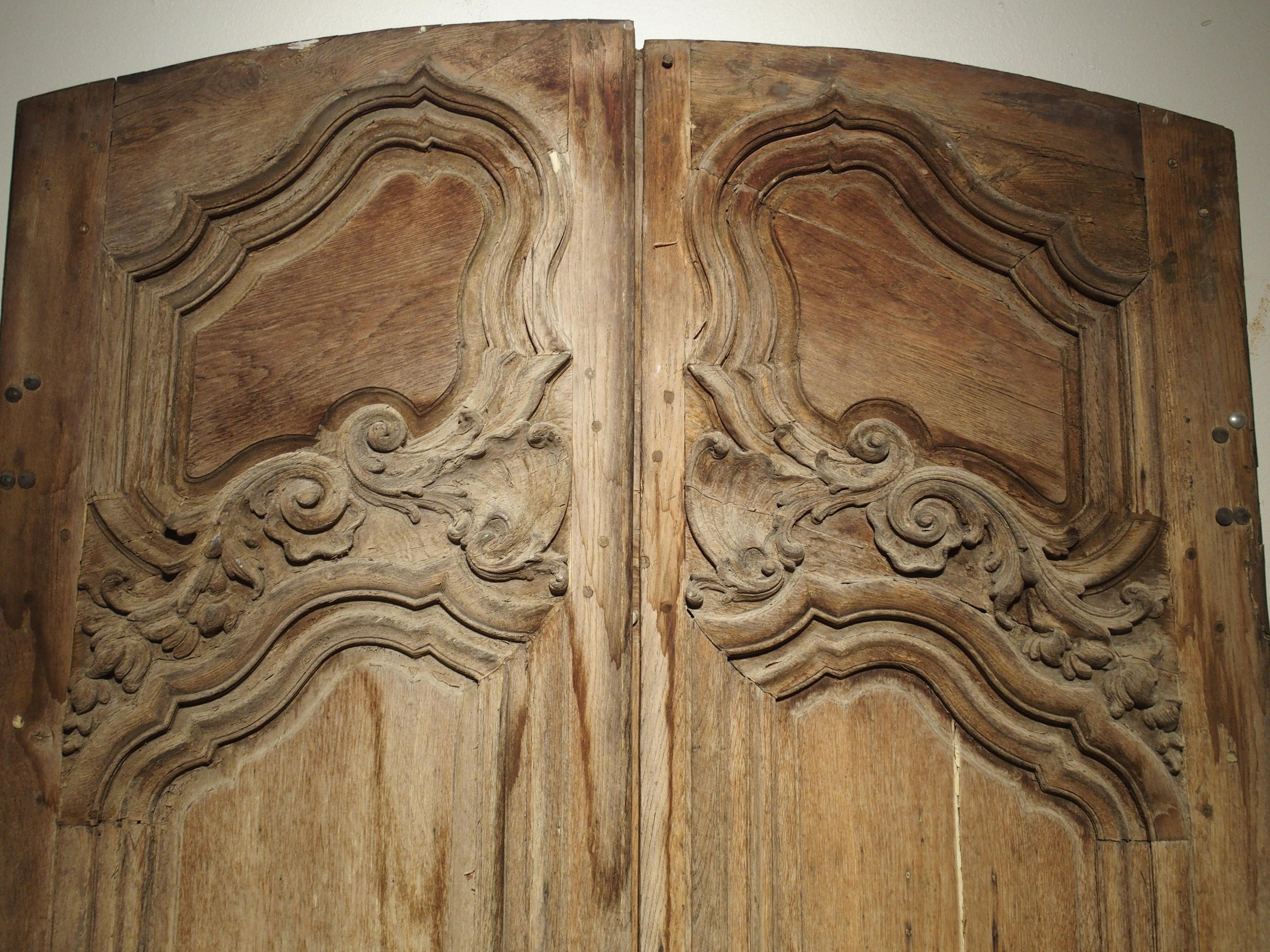 Pair of 18th Century Oak Entry Doors from Troyes, France In Good Condition In Dallas, TX