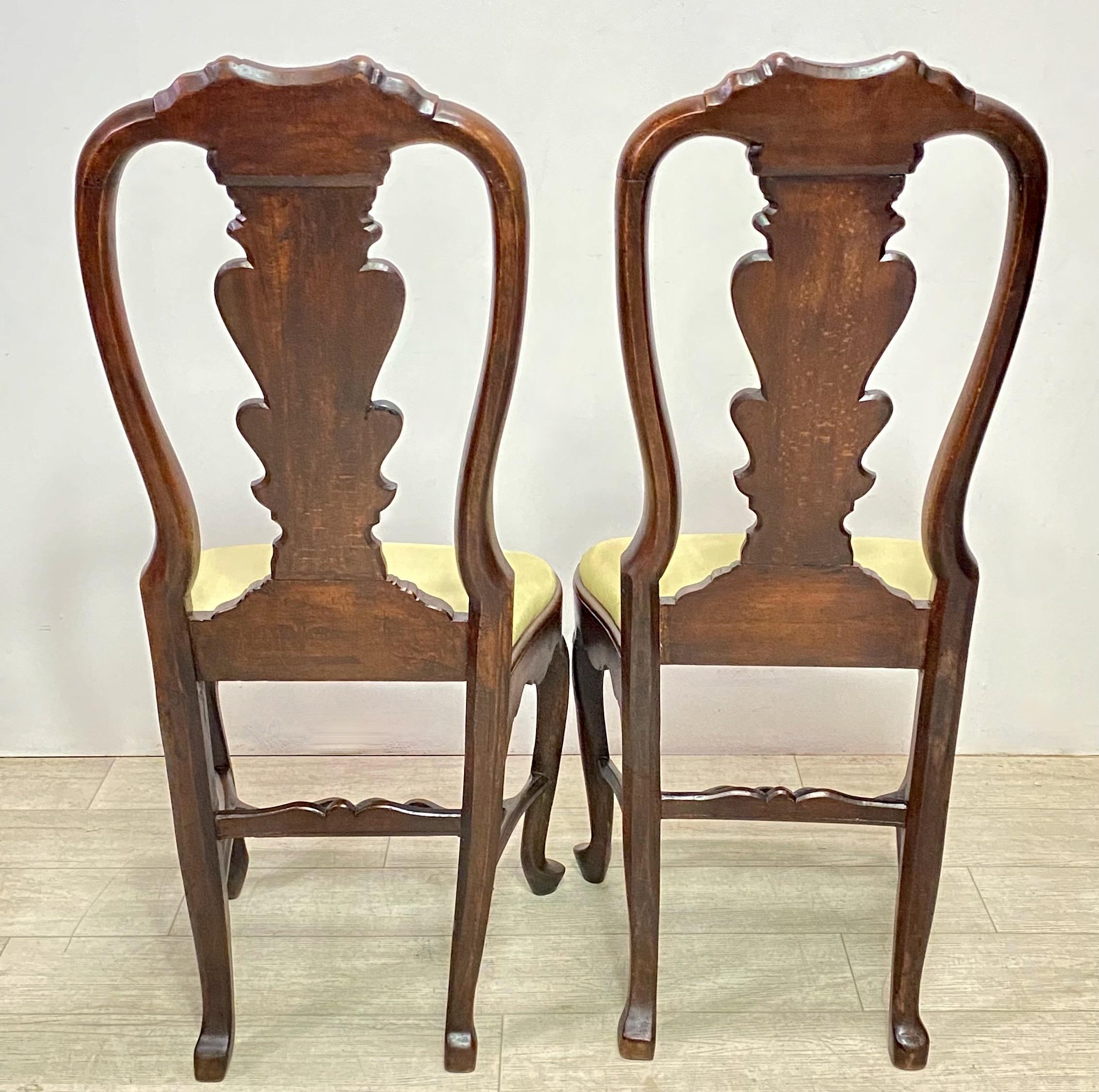 Pair of 18th Century Queen Anne Style Oak Side Chairs For Sale 1