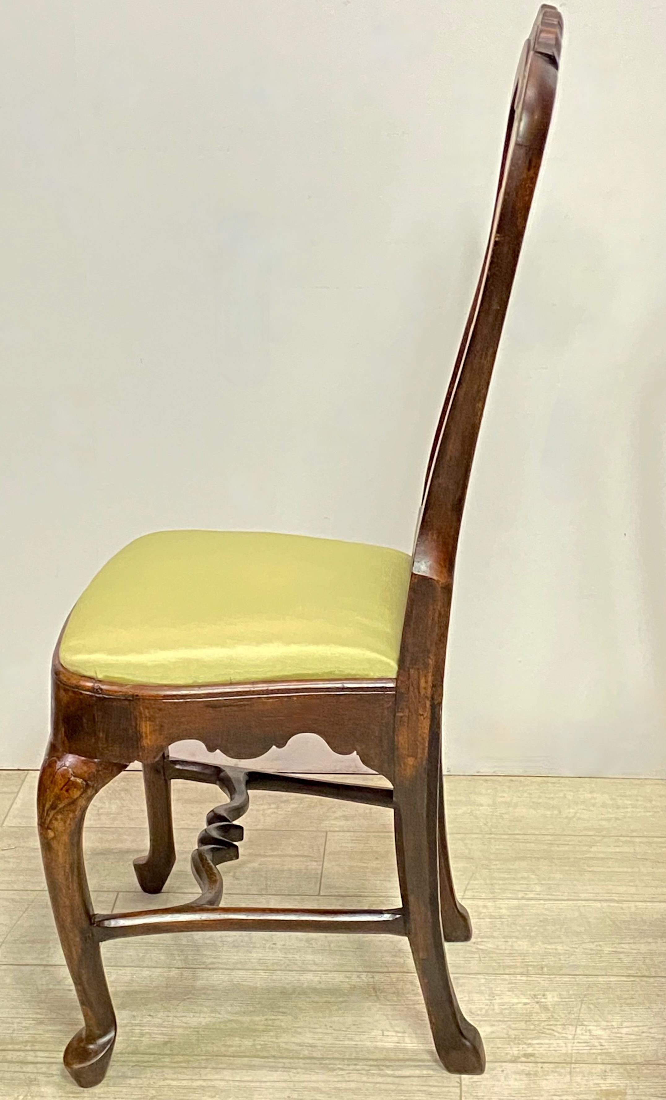 Paar Beistellstühle aus Eichenholz aus dem 18. Jahrhundert im Angebot 2