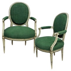 Paire de fauteuils peints du 18e siècle
