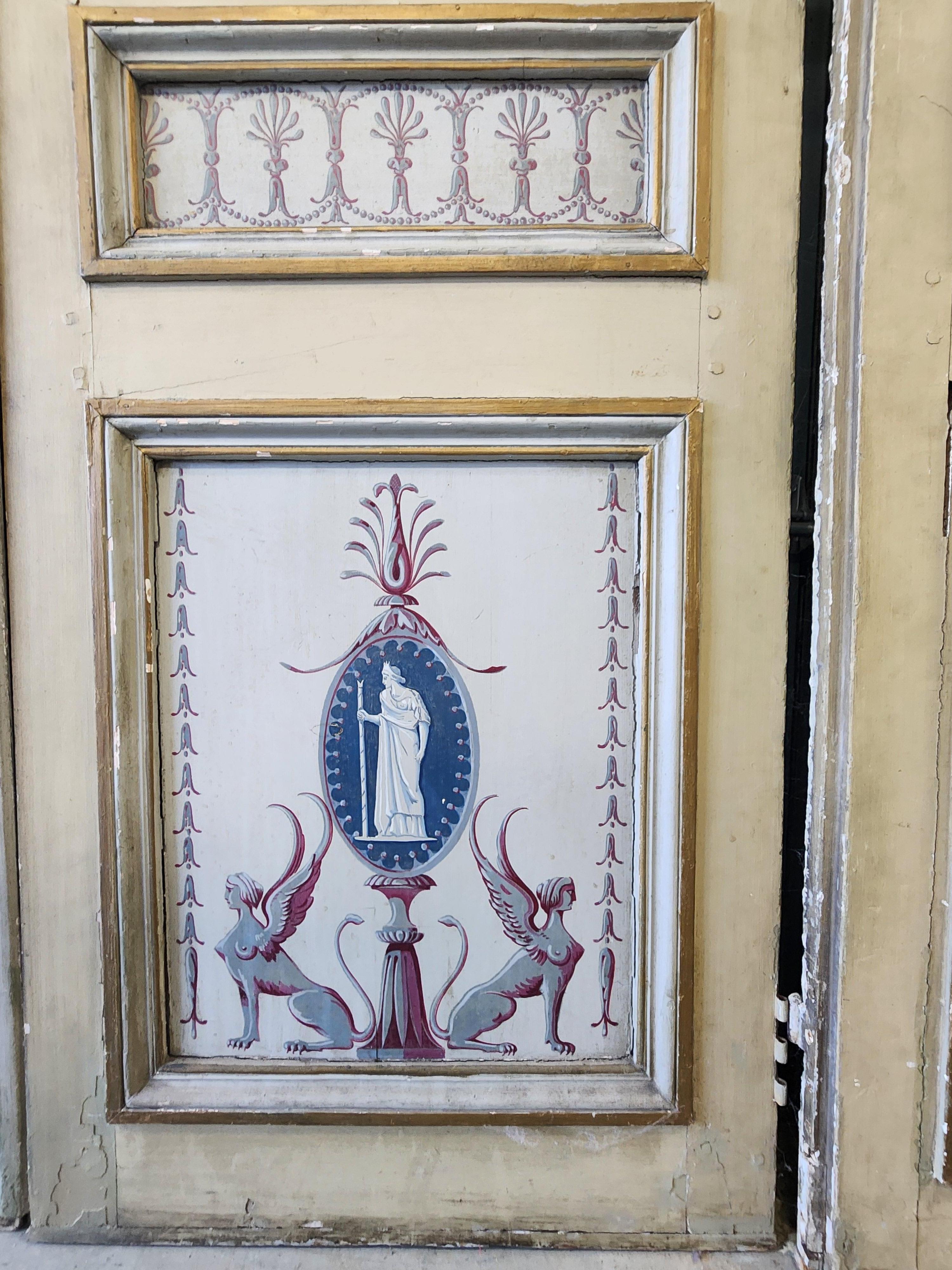 Paar bemalte Doppeltüren aus dem 18. Jahrhundert, englisch, um 1790-1800 (Englisch) im Angebot