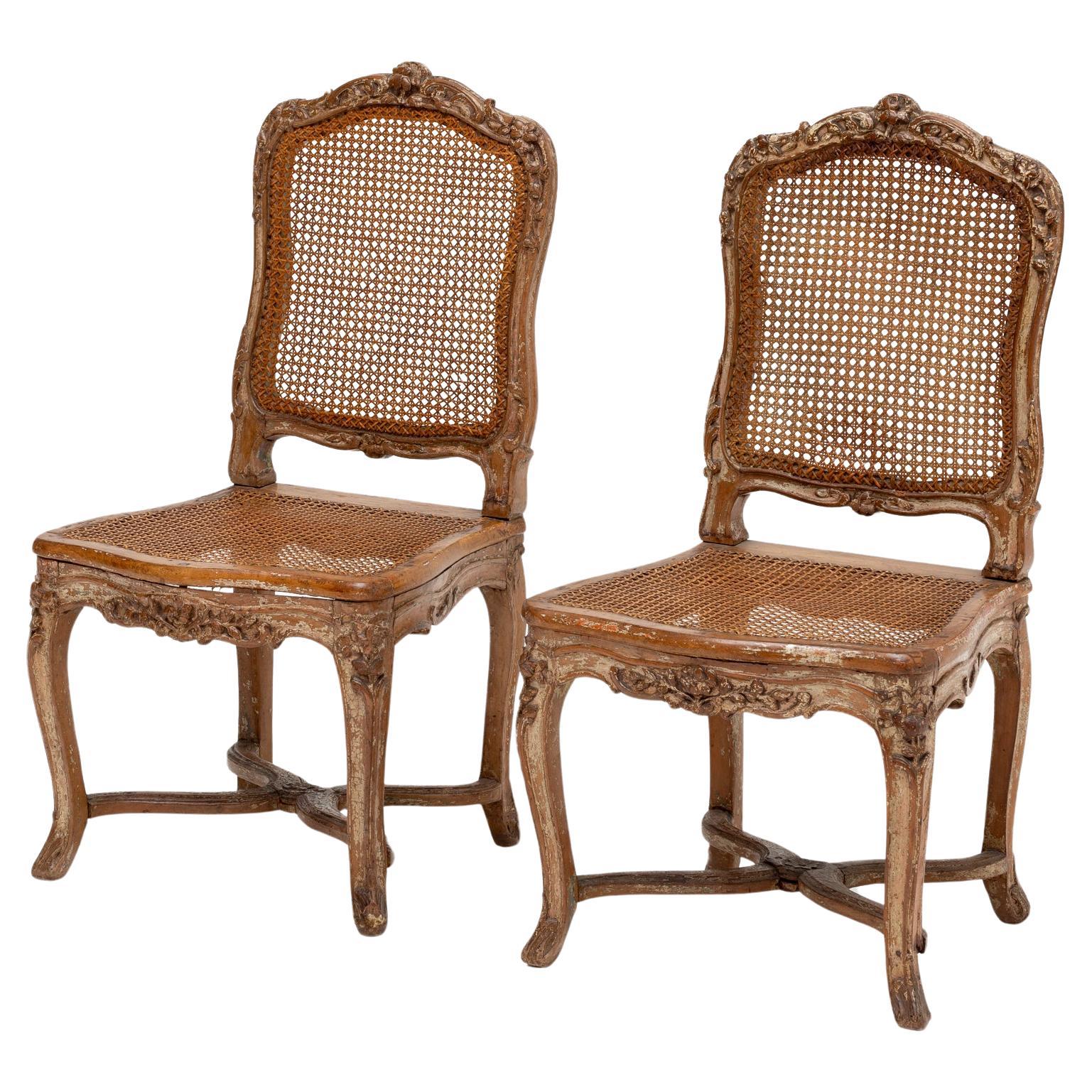 Paire de chaises à assise Louis XV peintes du 18ème siècle en vente