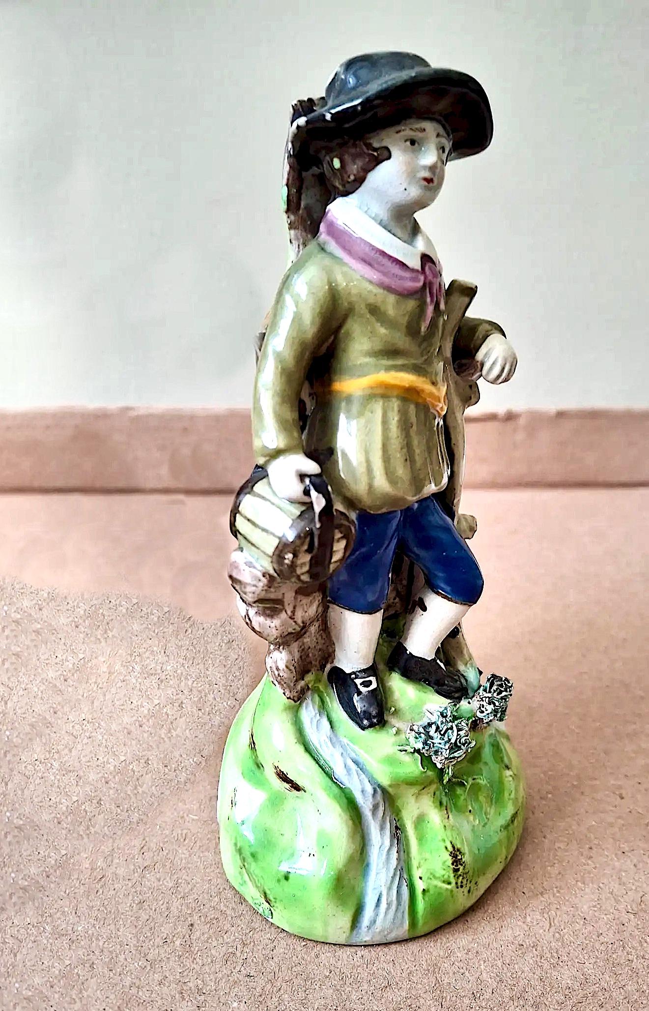 Paire de figurines en porcelaine perlée du 18e siècle  Style géorgien en vente 4