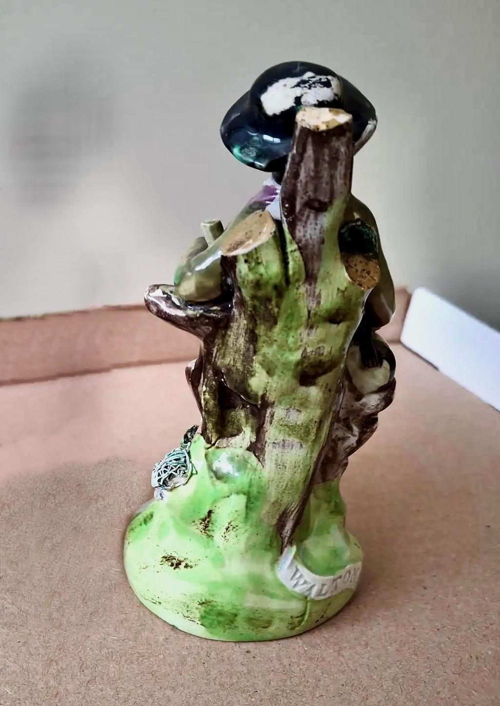 Paire de figurines en porcelaine perlée du 18e siècle  Style géorgien en vente 5